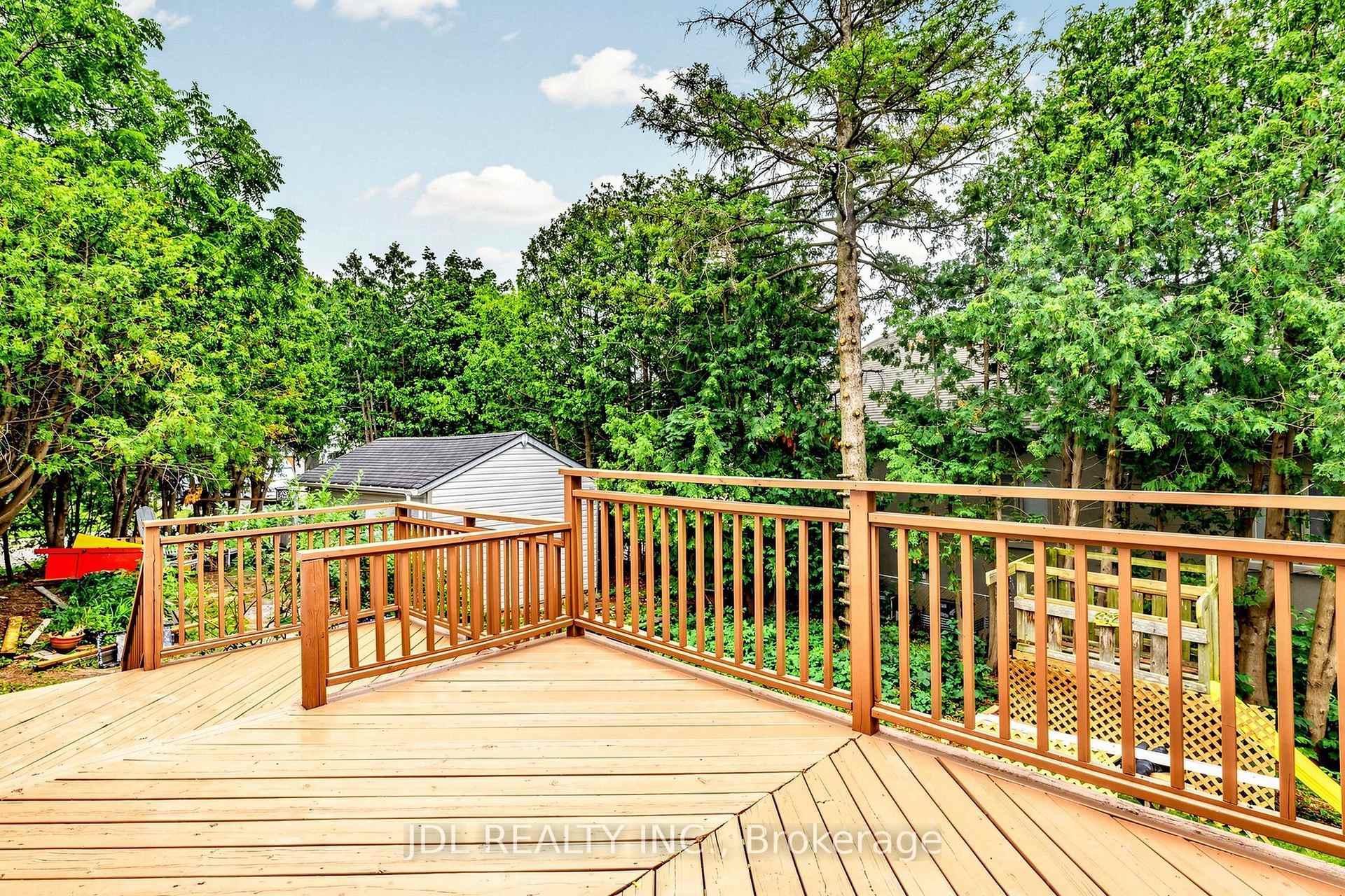 Photo 23 of 100 Roxborough Road, Newmarket, Gorham-College Manor — HOMEH