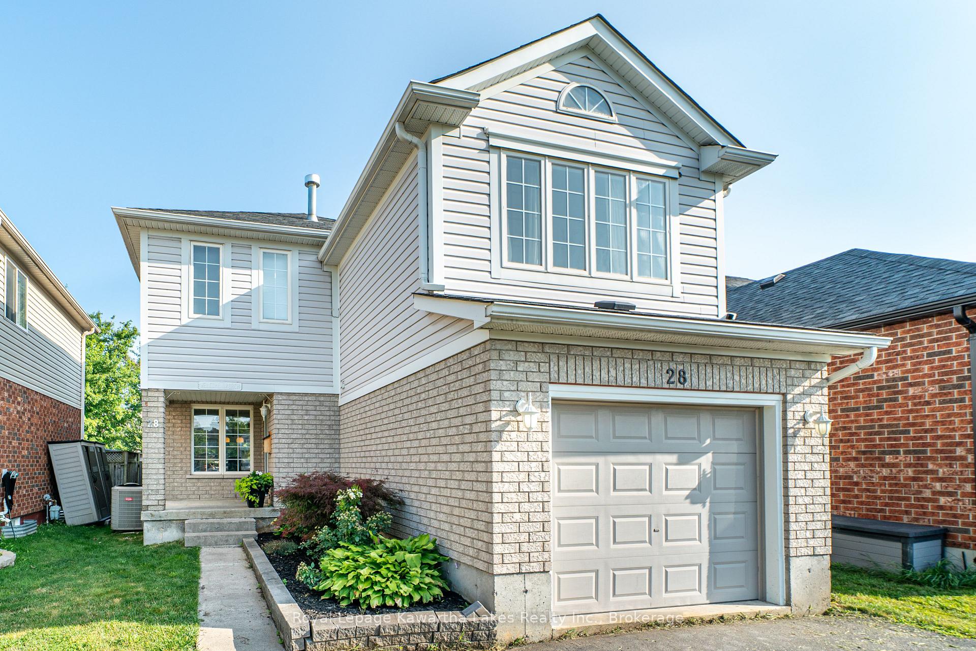 Photo 4 of 28 Lang Court, Kawartha Lakes, Lindsay — HOMEH