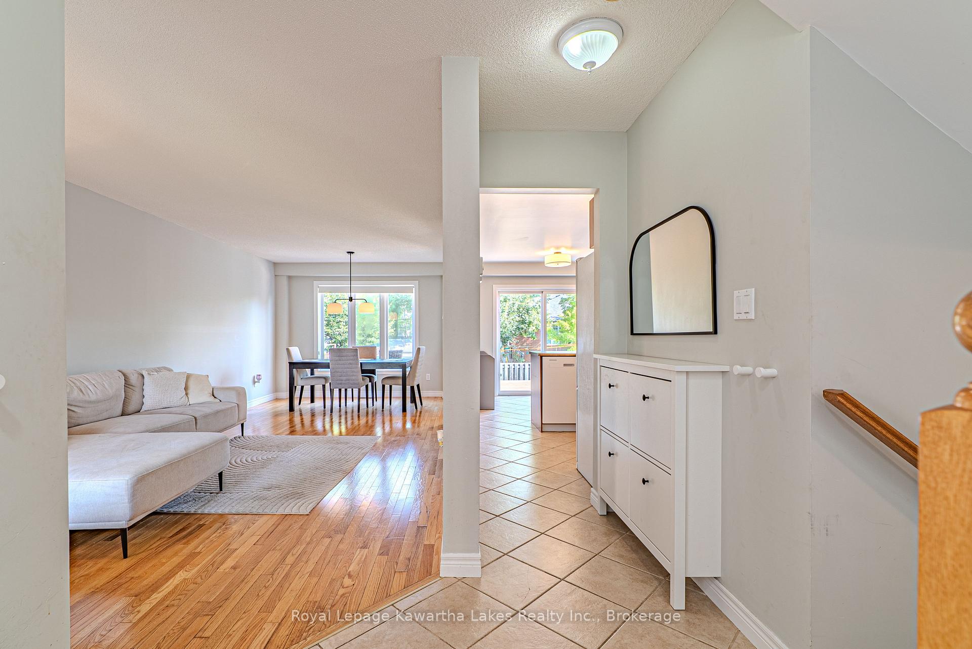 Photo 6 of 28 Lang Court, Kawartha Lakes, Lindsay — HOMEH