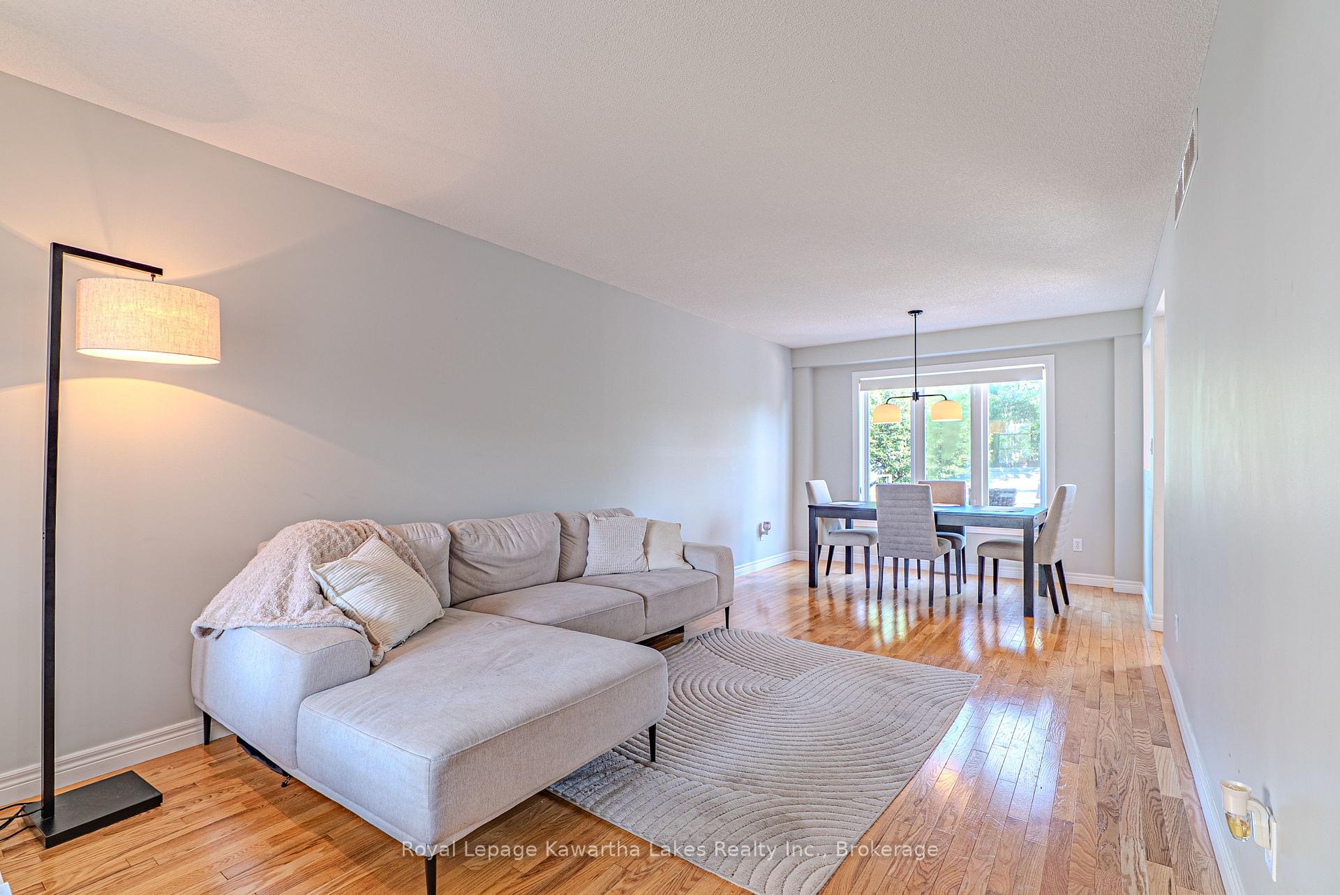 Photo 7 of 28 Lang Court, Kawartha Lakes, Lindsay — HOMEH