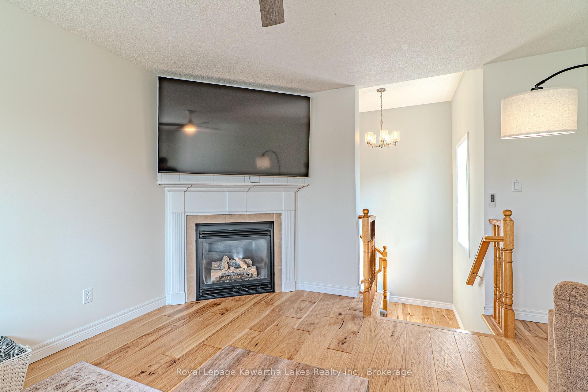 Photo 14 of 28 Lang Court, Kawartha Lakes, Lindsay — HOMEH