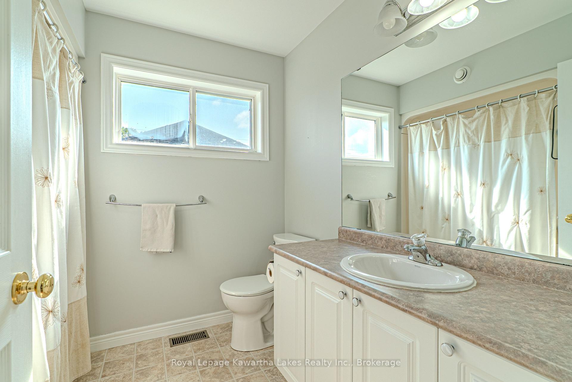 Photo 18 of 28 Lang Court, Kawartha Lakes, Lindsay — HOMEH
