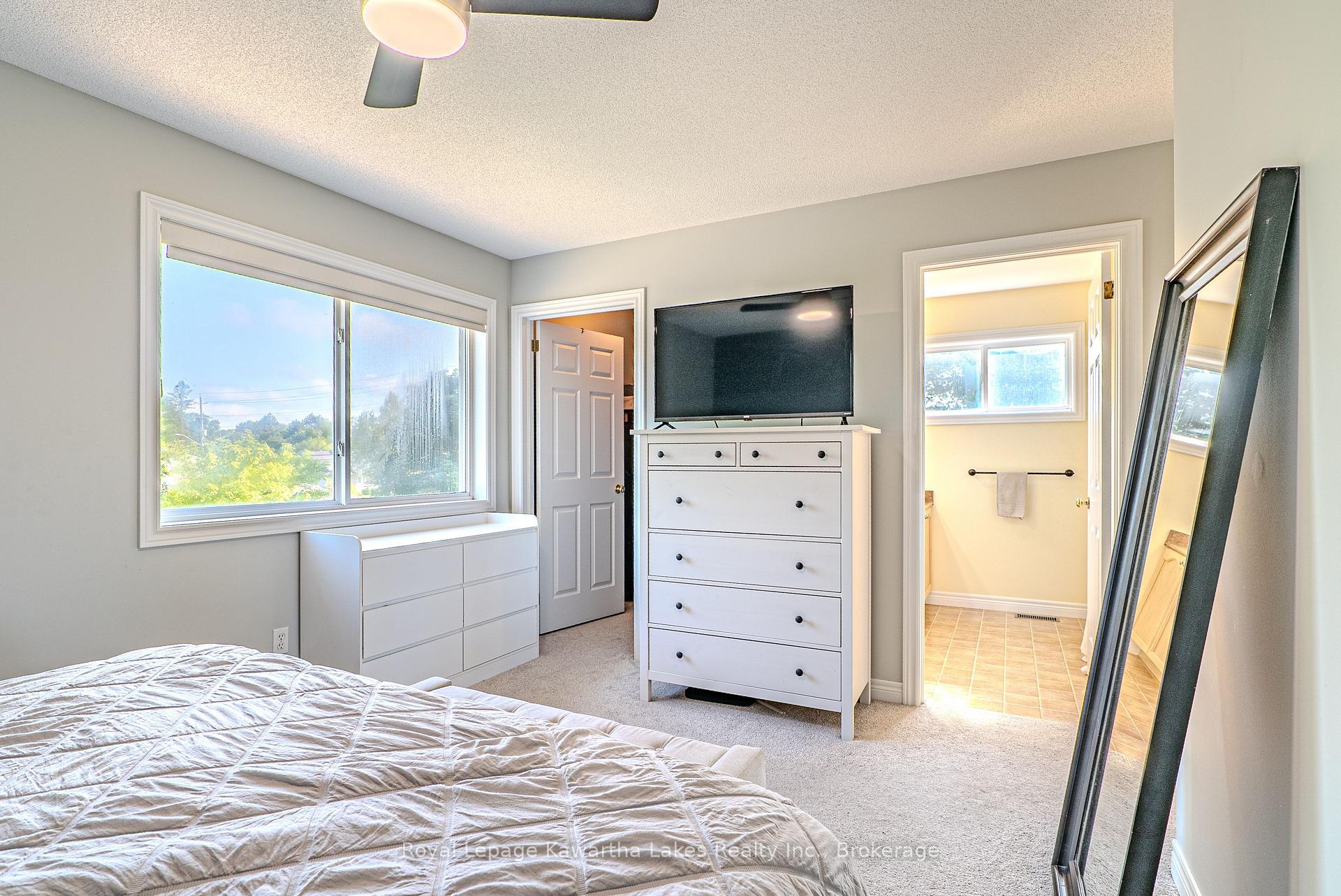 Photo 21 of 28 Lang Court, Kawartha Lakes, Lindsay — HOMEH