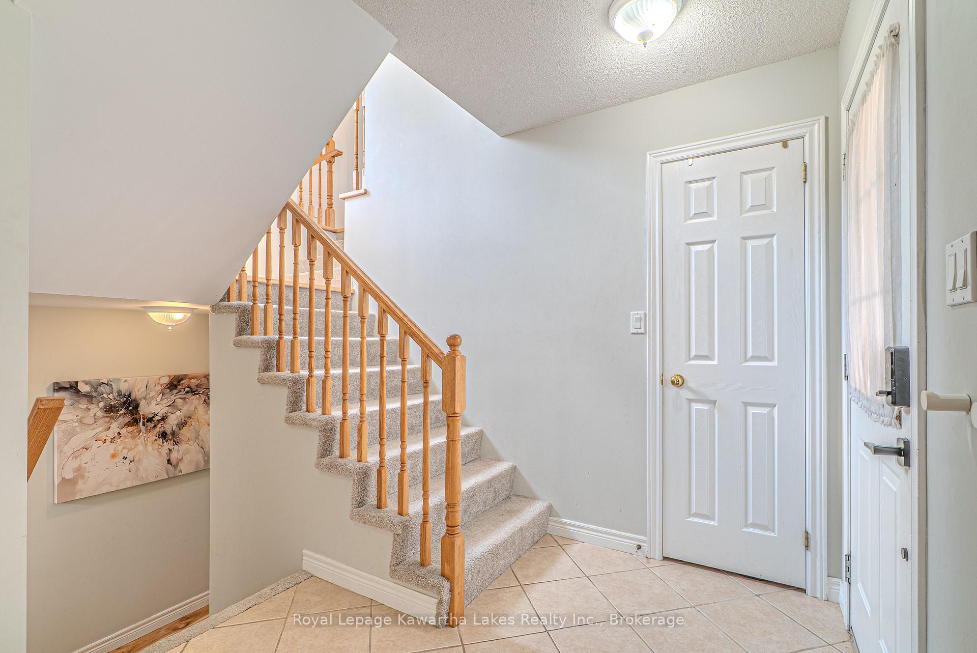 Photo 23 of 28 Lang Court, Kawartha Lakes, Lindsay — HOMEH