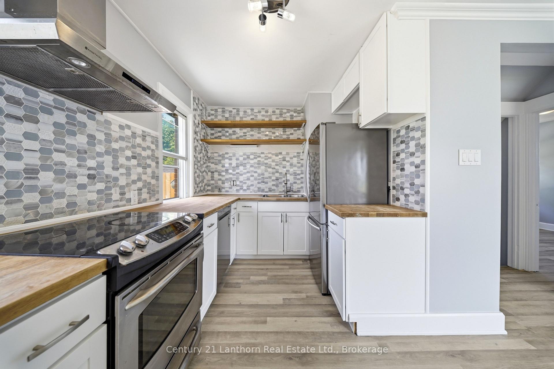 Photo 5 of 63 Fourth Avenue, Quinte West, Trenton Ward — HOMEH