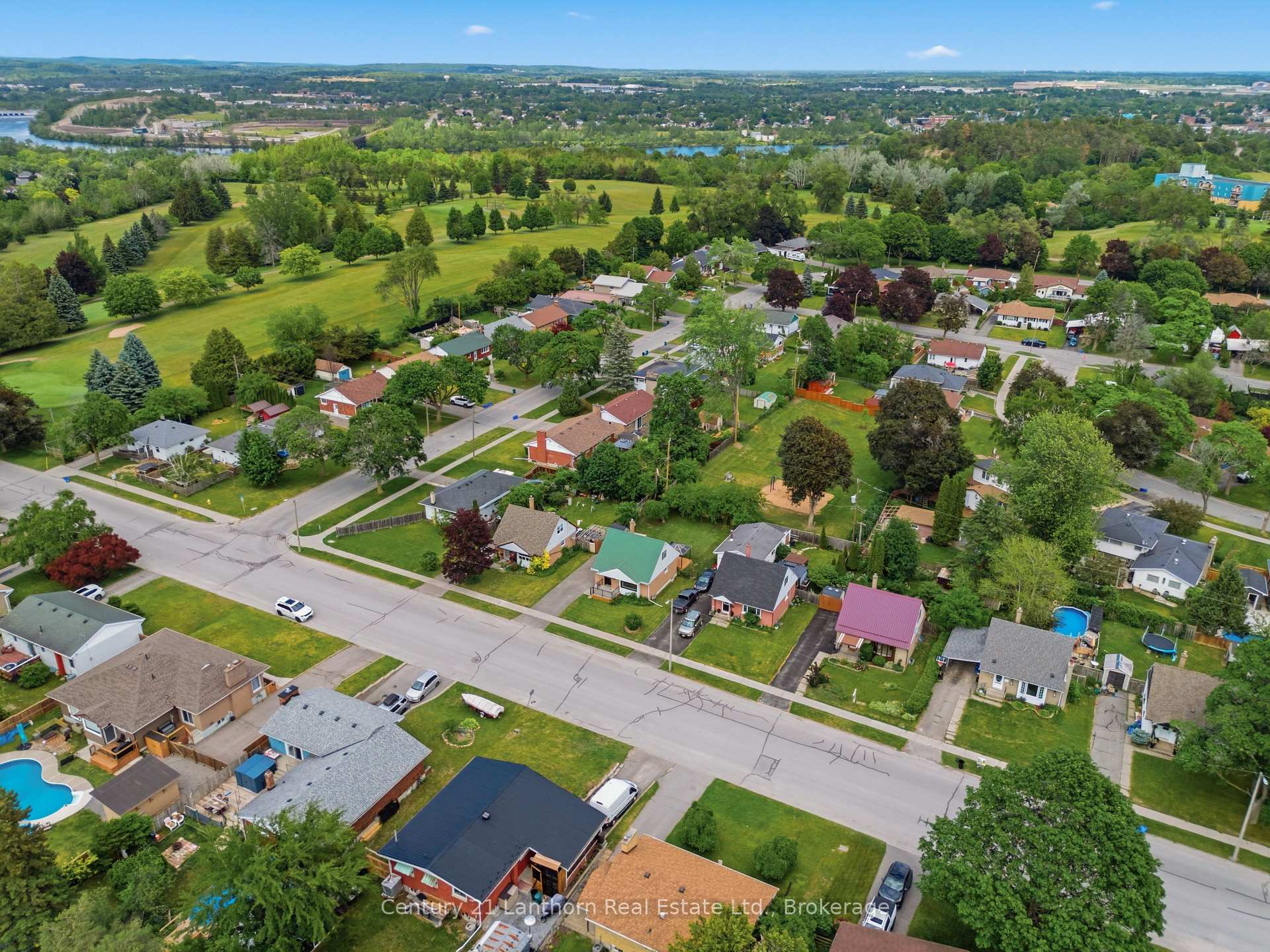 Photo 25 of 63 Fourth Avenue, Quinte West, Trenton Ward — HOMEH