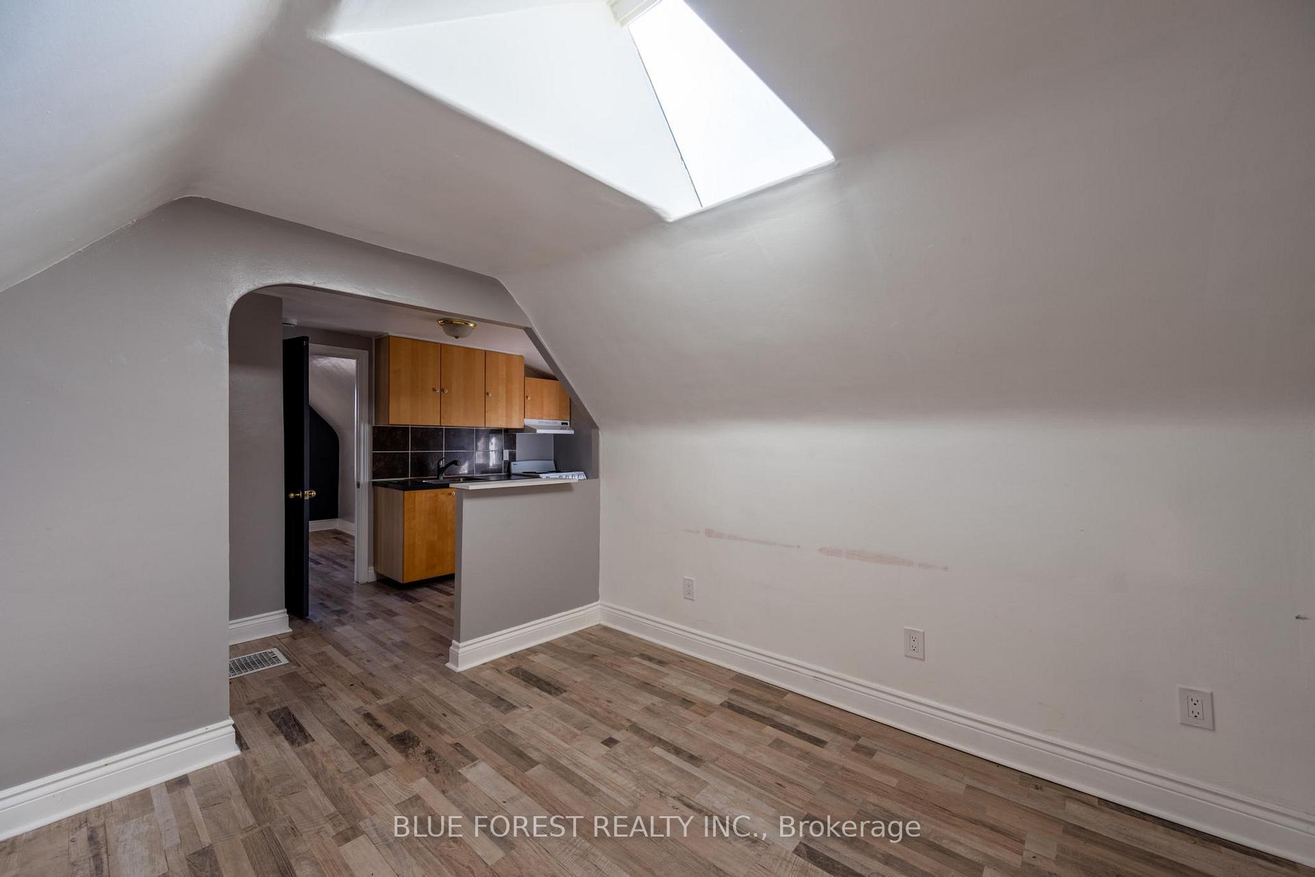 Photo 16 of 751 Curry Street, London, East G — HOMEH
