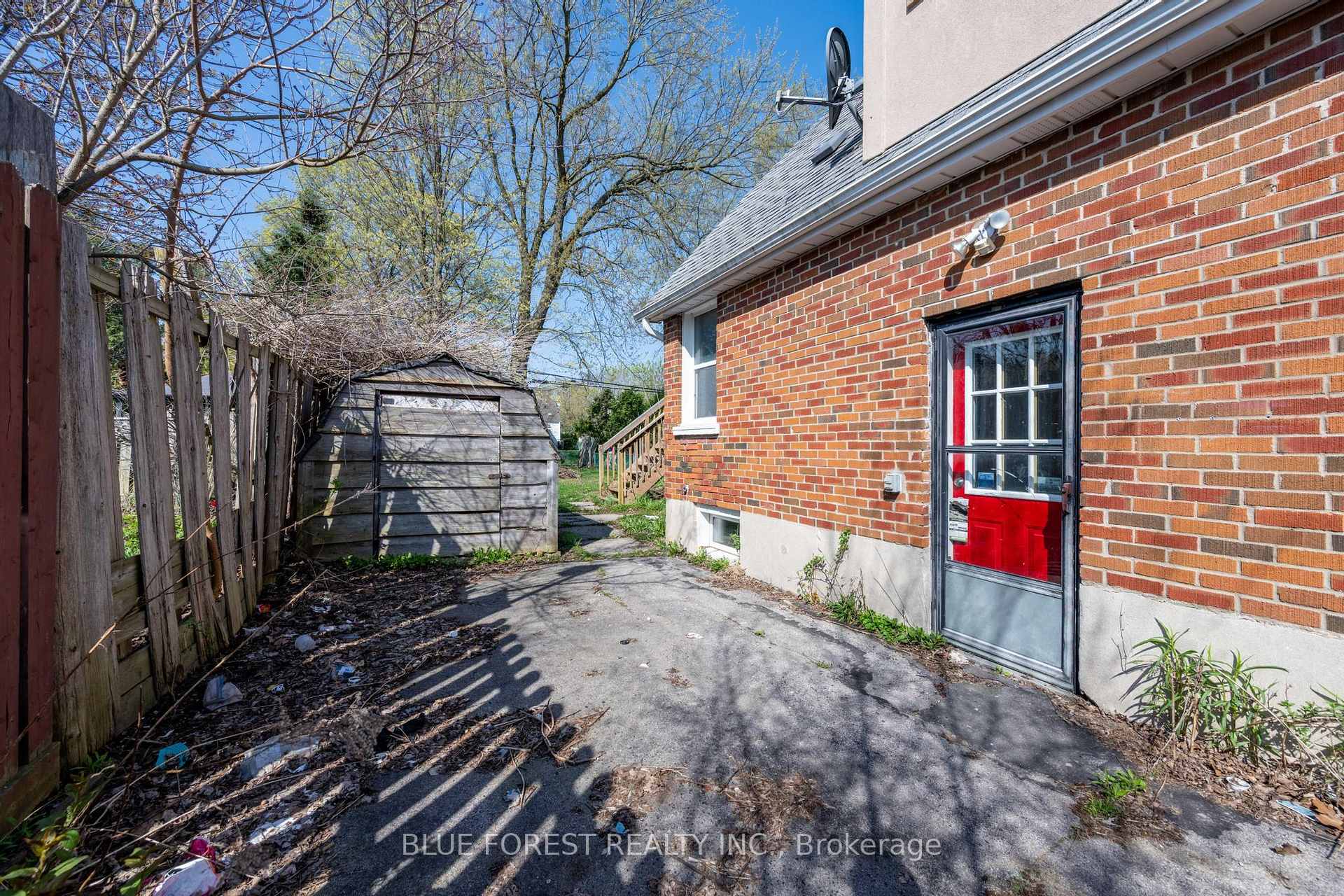 Photo 23 of 751 Curry Street, London, East G — HOMEH