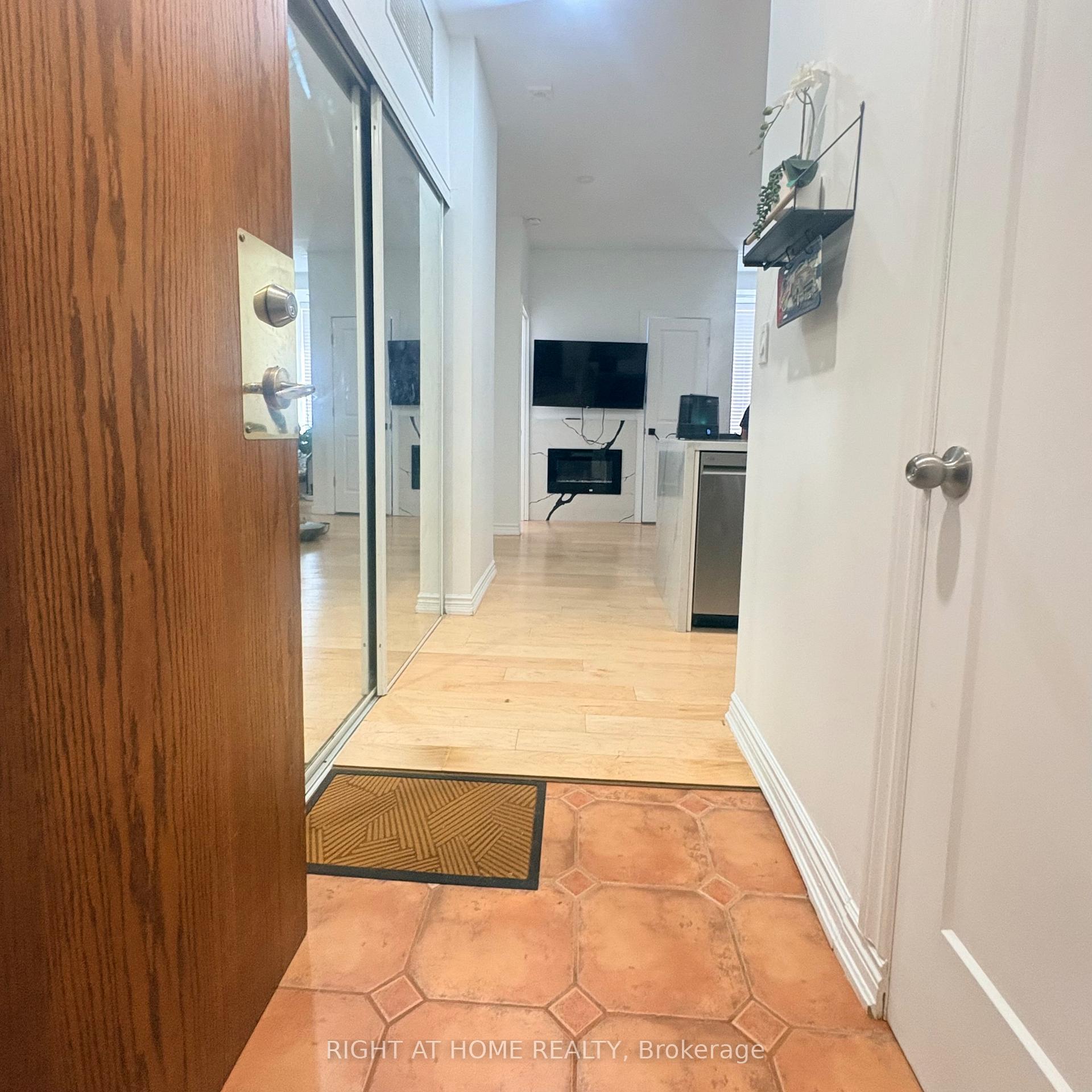 Front of Unit 204, 135 Maitland Street S