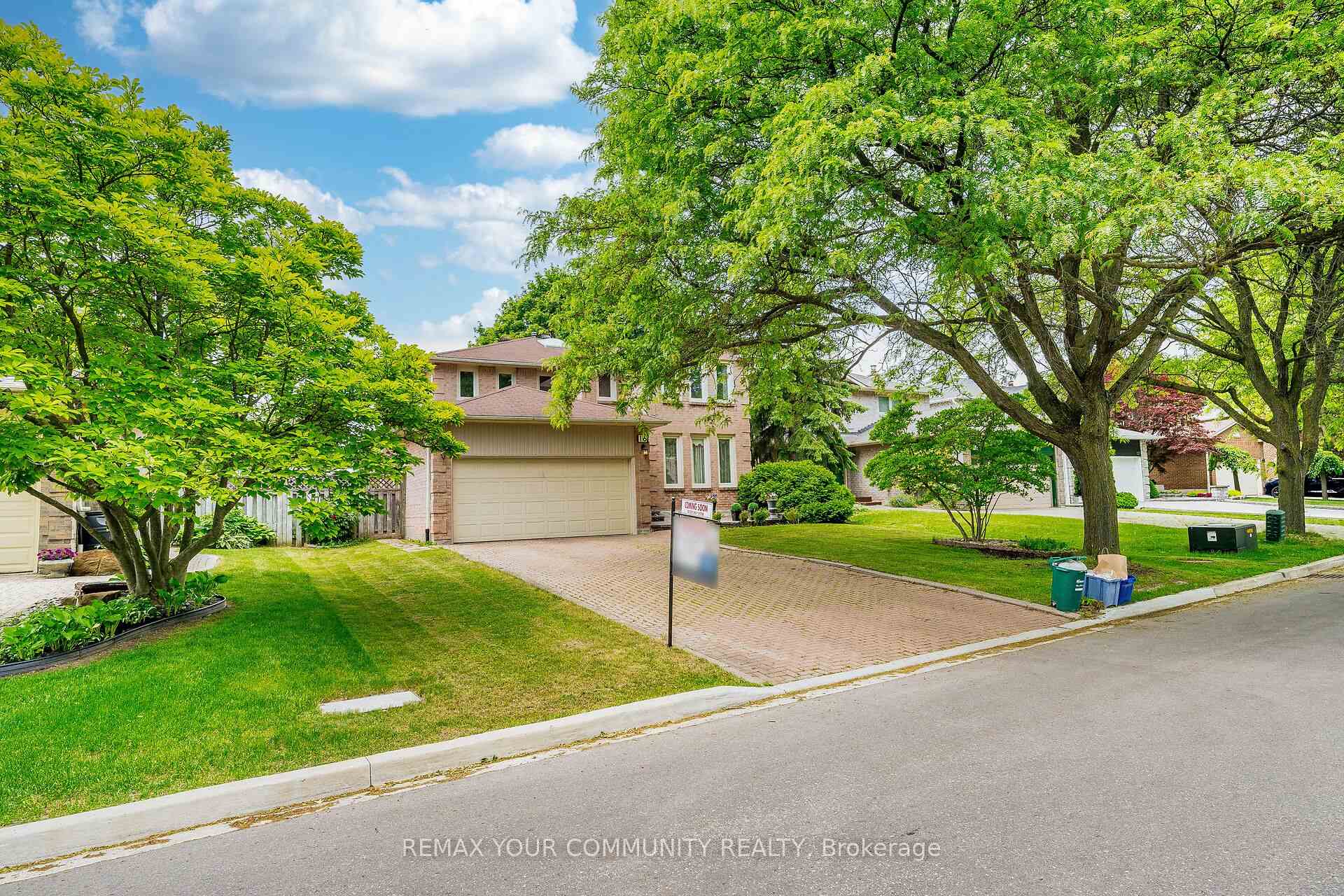Photo 2 of 16 Valleyview Road, Markham, Thornlea — HOMEH