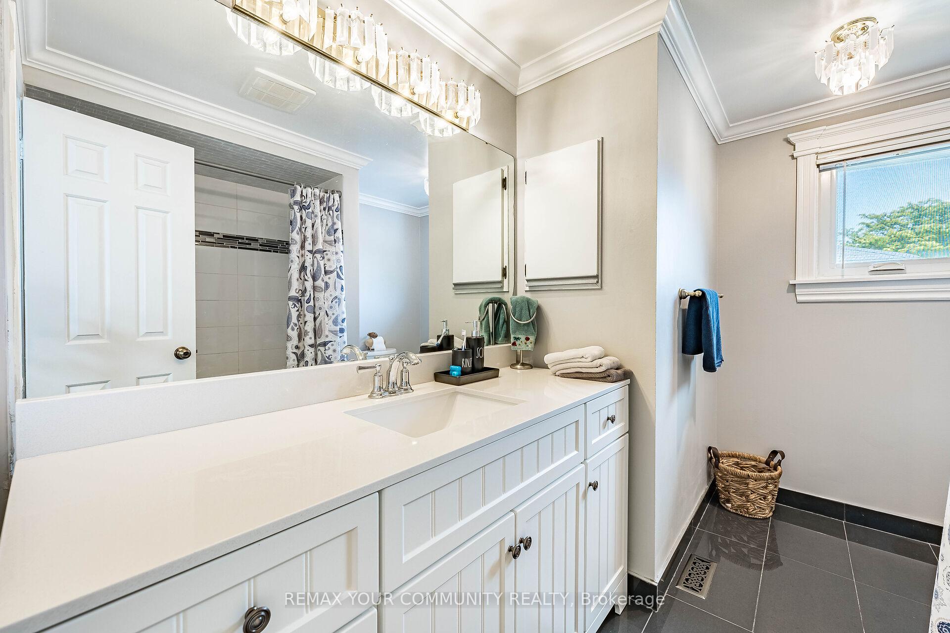 Photo 32 of 16 Valleyview Road, Markham, Thornlea — HOMEH