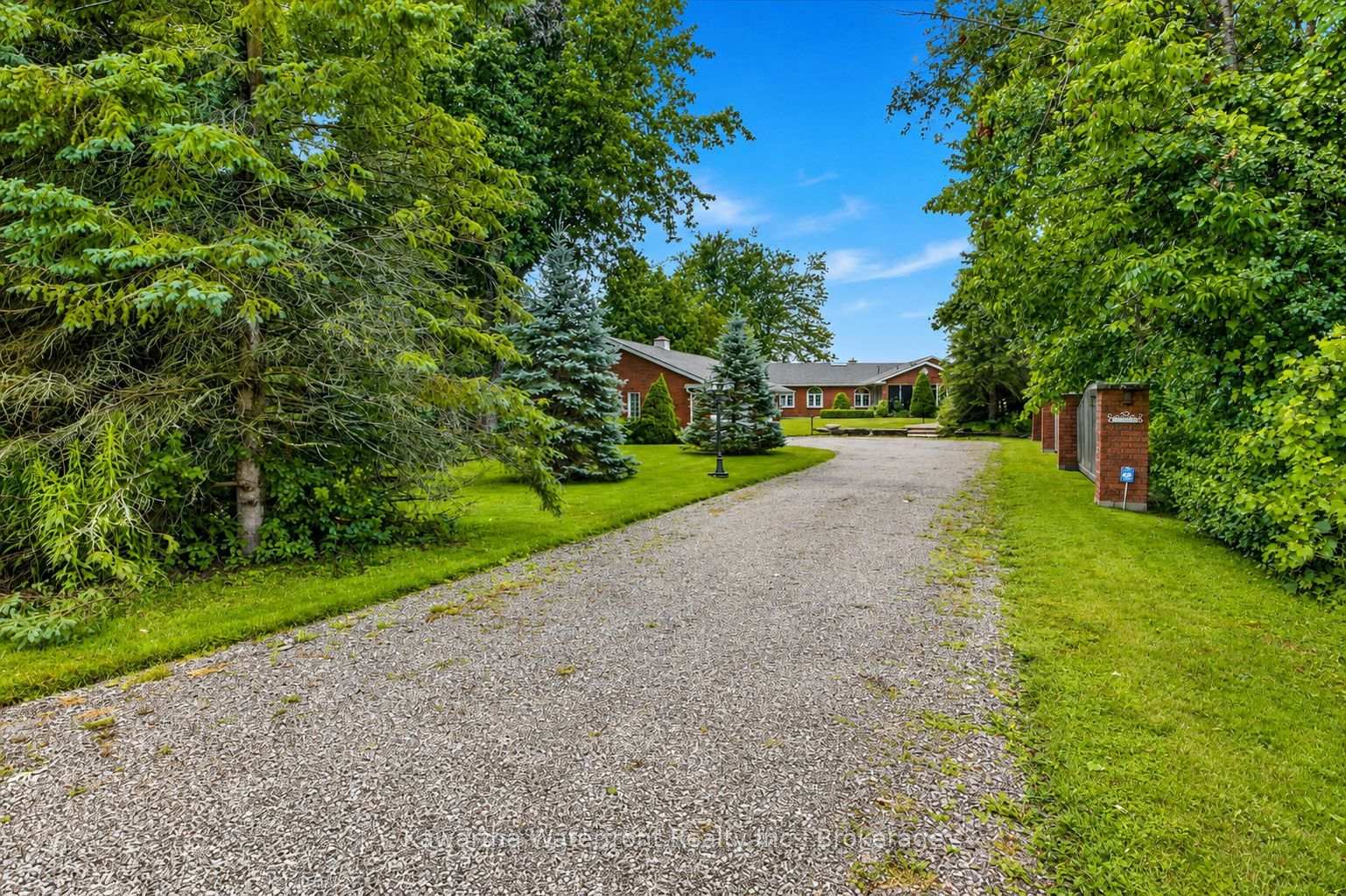 Photo 7 of 106 Crescent Drive, Kawartha Lakes, Verulam — HOMEH