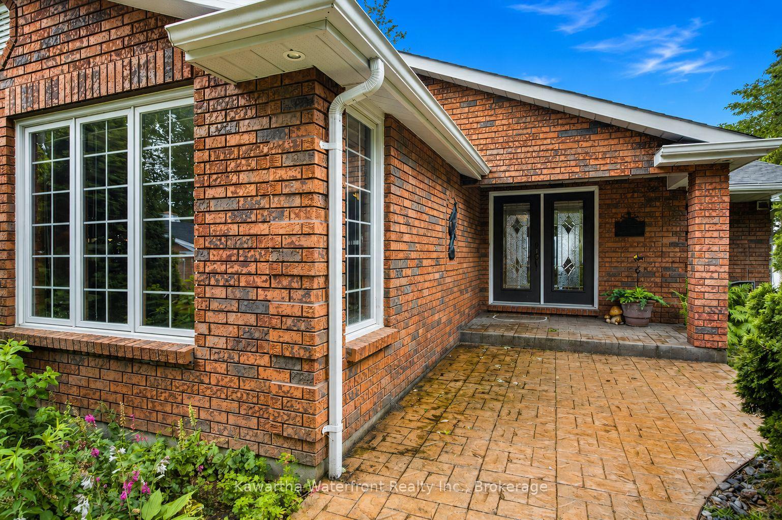 Photo 12 of 106 Crescent Drive, Kawartha Lakes, Verulam — HOMEH