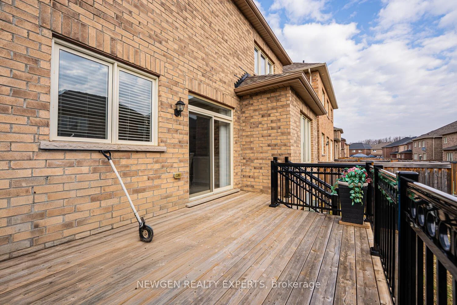 Photo 39 of 46 Monument Trail, Brampton, Northwest Brampton — HOMEH