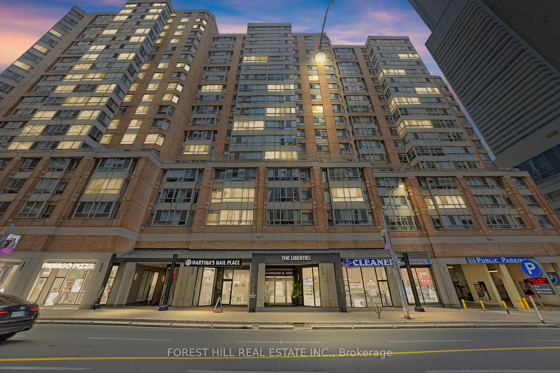 Front of Unit 1704, 44 Gerrard Street W