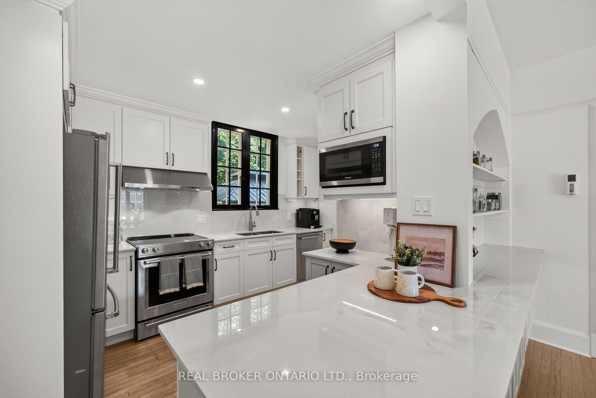 Photo 18 of 17 Lakeview Terrace, Ottawa, Dows Lake — HOMEH