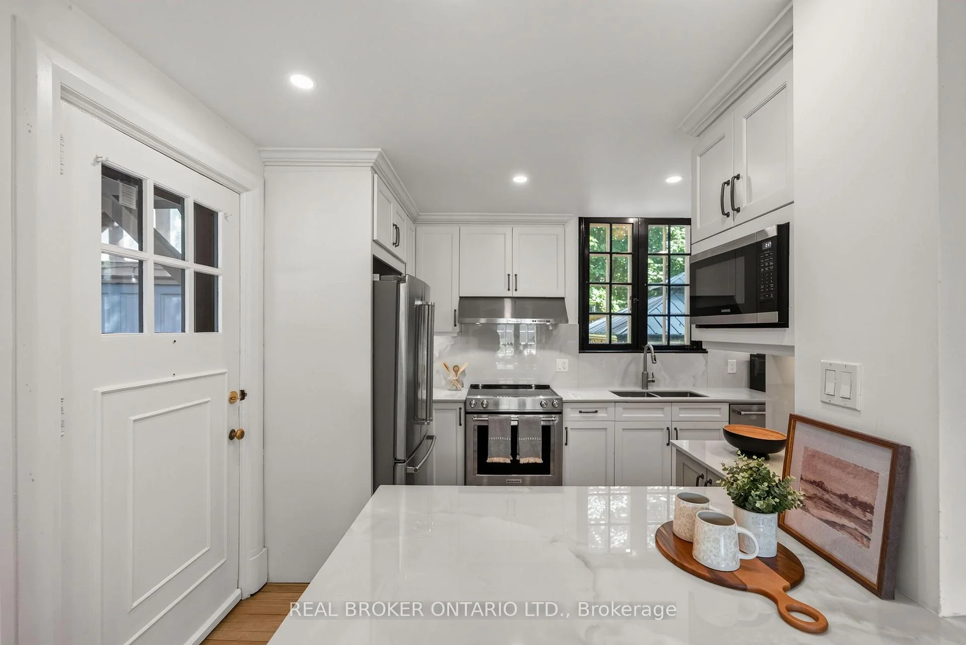 Photo 26 of 17 Lakeview Terrace, Ottawa, Dows Lake — HOMEH