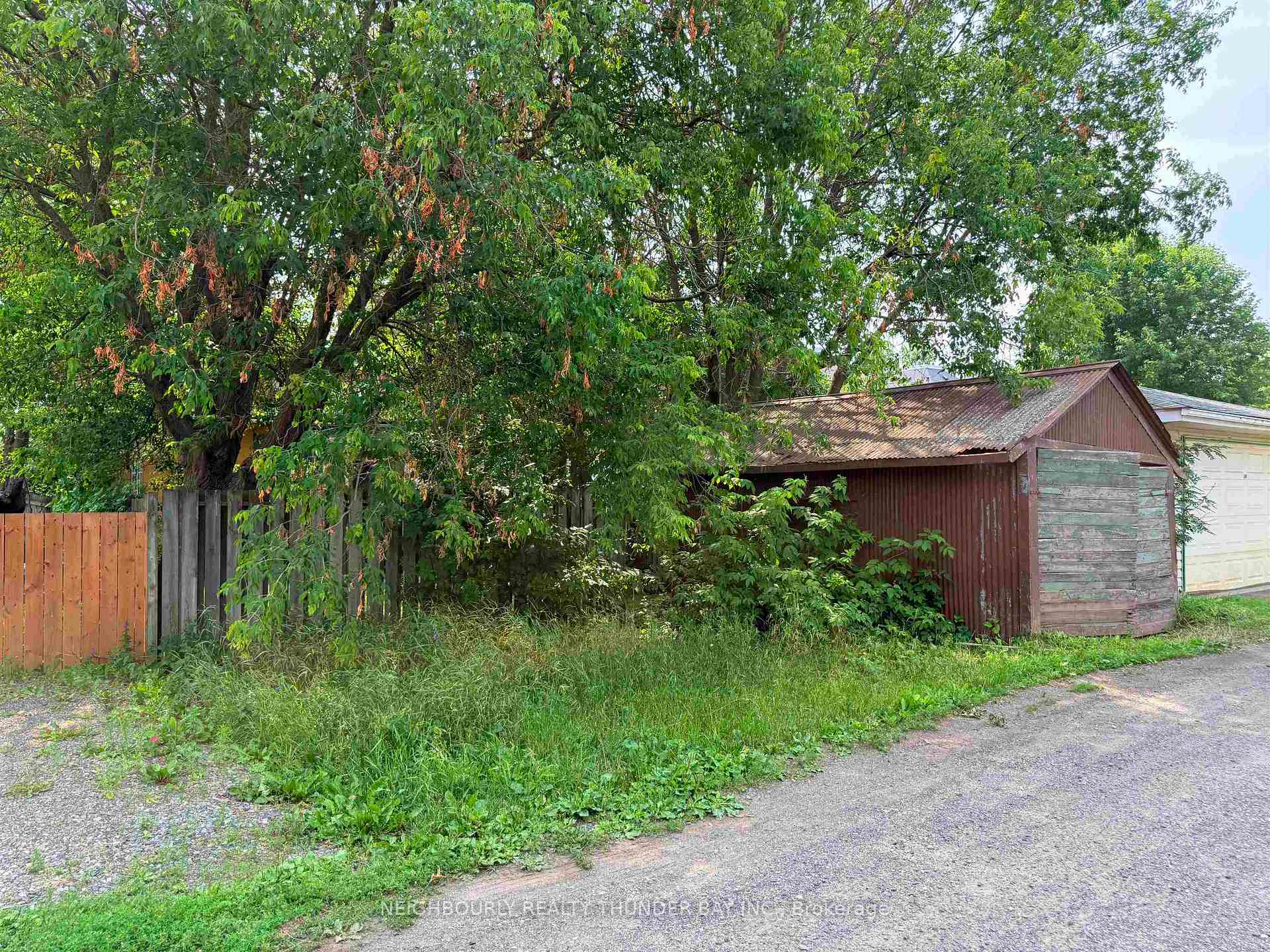 Photo 6 of 232 College Street, Thunder Bay, College Heights — HOMEH