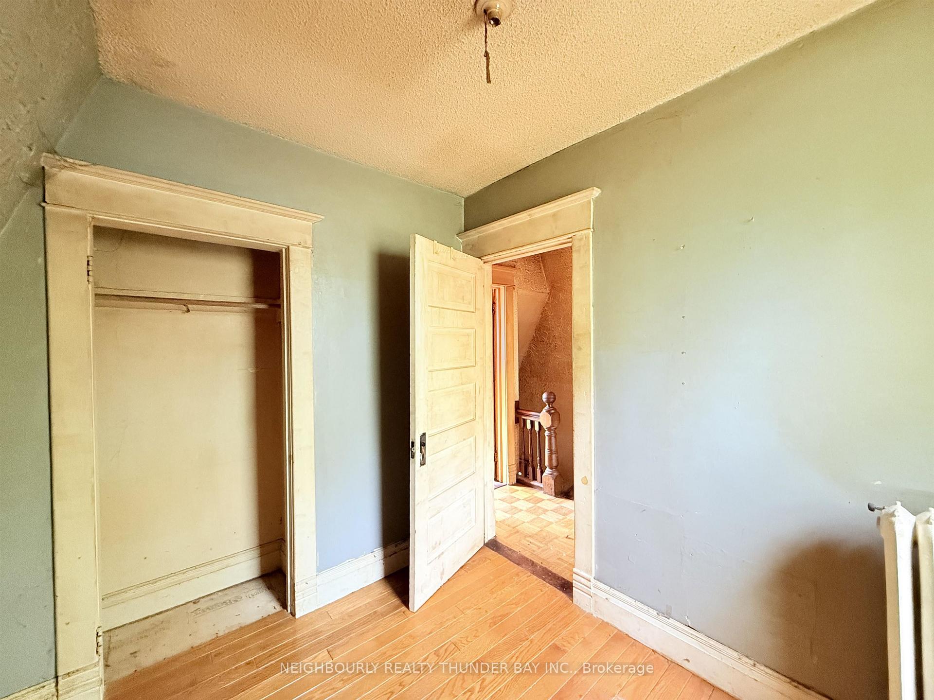 Photo 21 of 232 College Street, Thunder Bay, College Heights — HOMEH