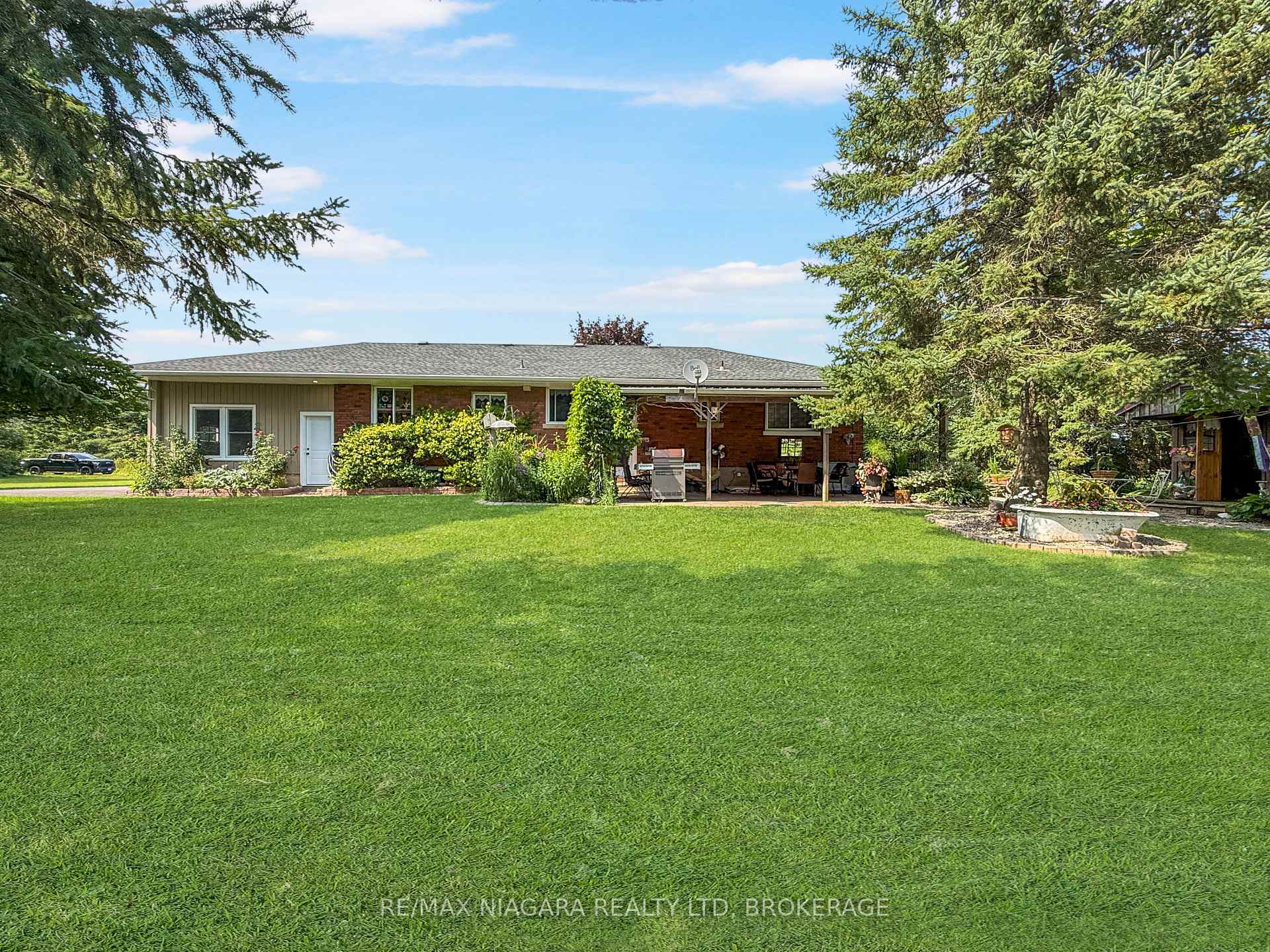 Photo 2 of 2223 Turner Road, Thorold, Hurricane/Merrittville — HOMEH