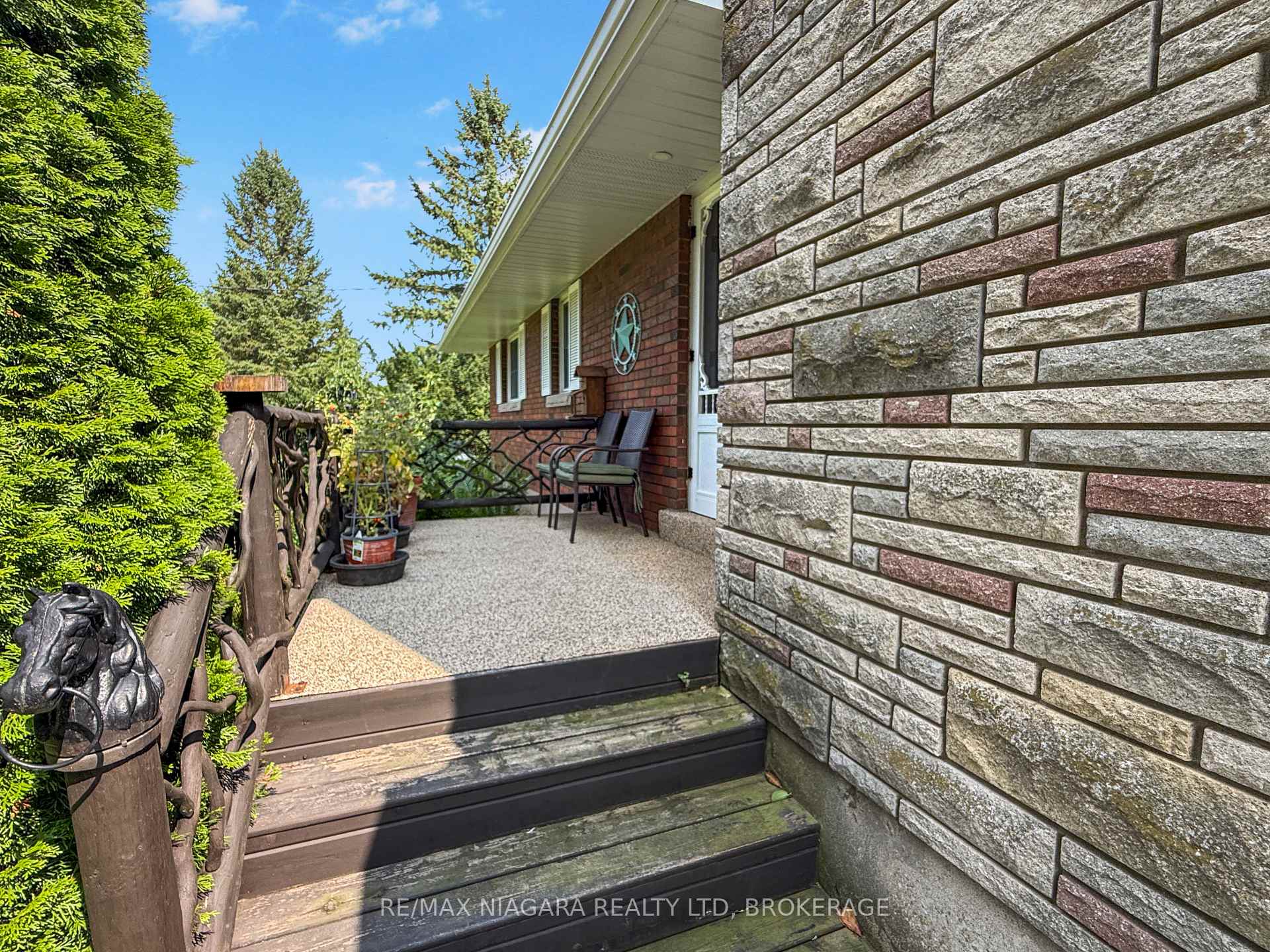 Photo 3 of 2223 Turner Road, Thorold, Hurricane/Merrittville — HOMEH