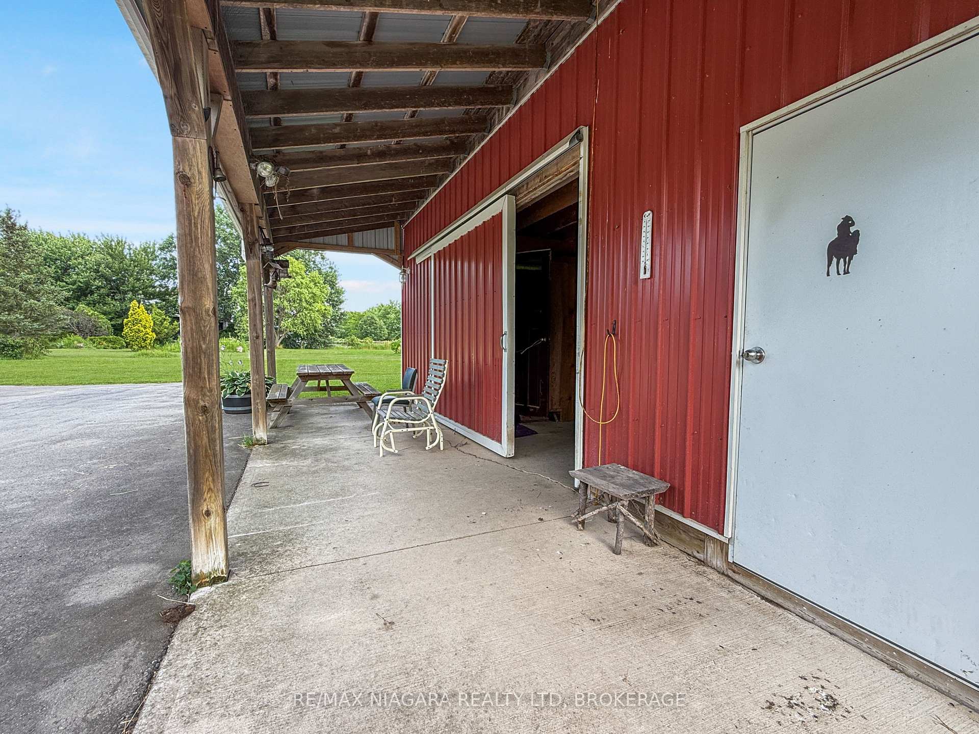 Photo 4 of 2223 Turner Road, Thorold, Hurricane/Merrittville — HOMEH