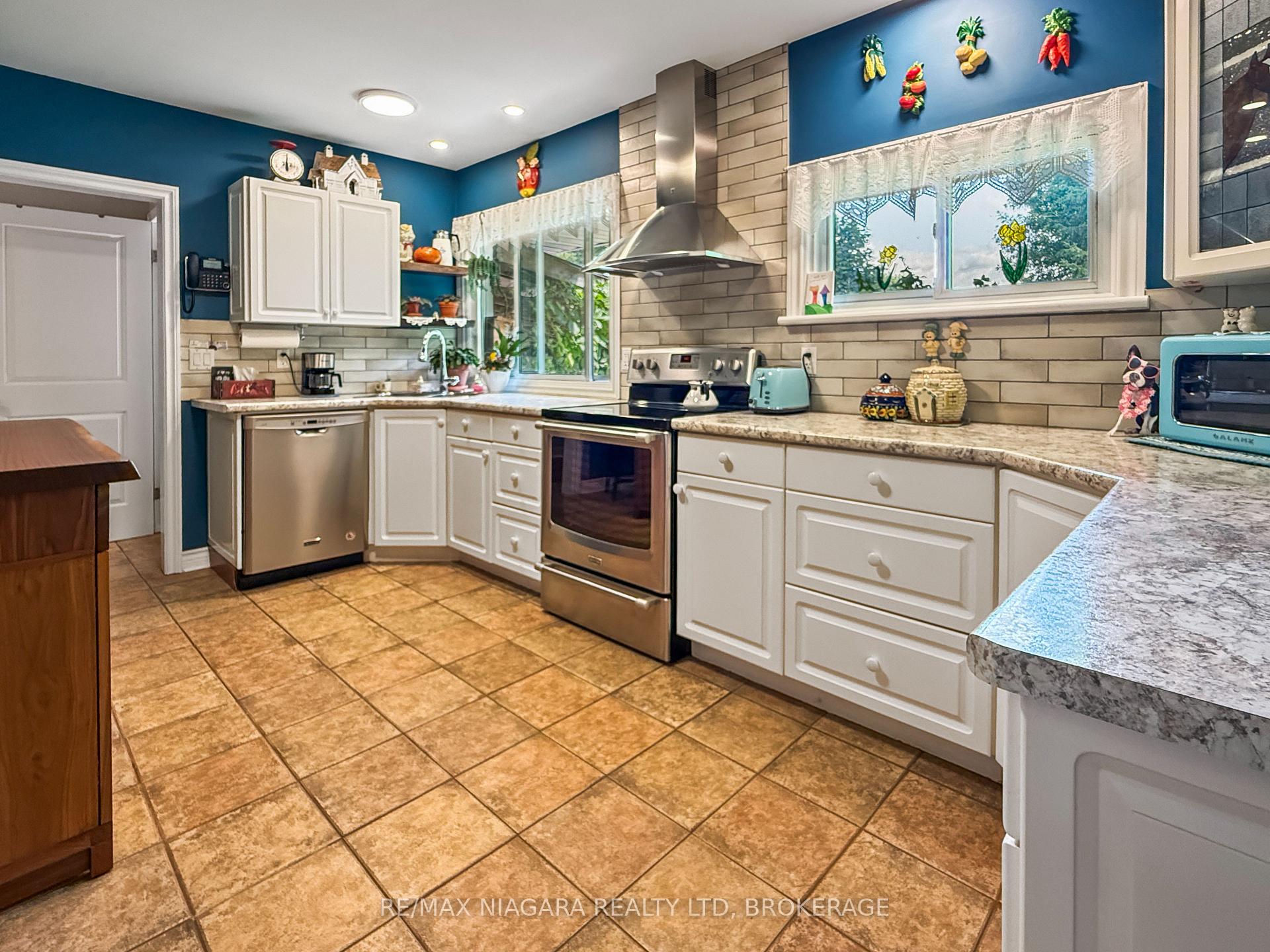 Photo 14 of 2223 Turner Road, Thorold, Hurricane/Merrittville — HOMEH