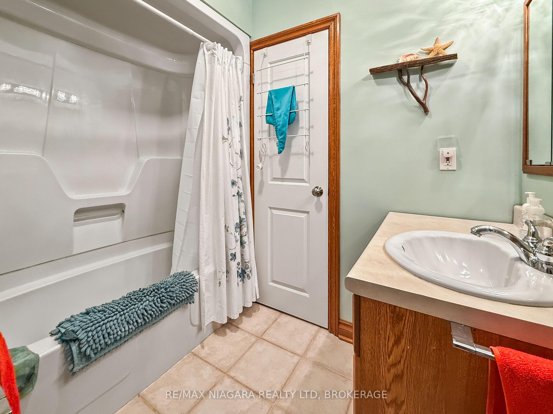 Photo 19 of 2223 Turner Road, Thorold, Hurricane/Merrittville — HOMEH