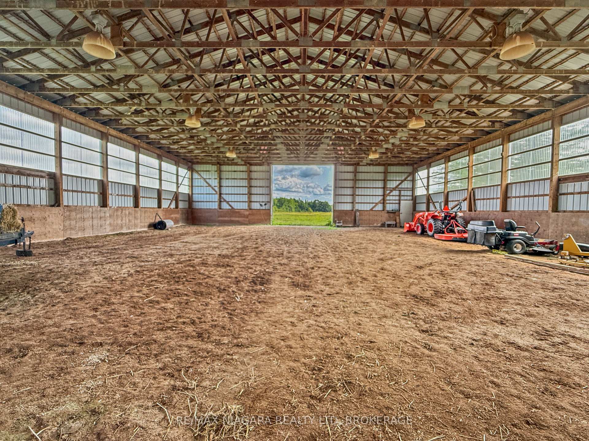 Photo 31 of 2223 Turner Road, Thorold, Hurricane/Merrittville — HOMEH