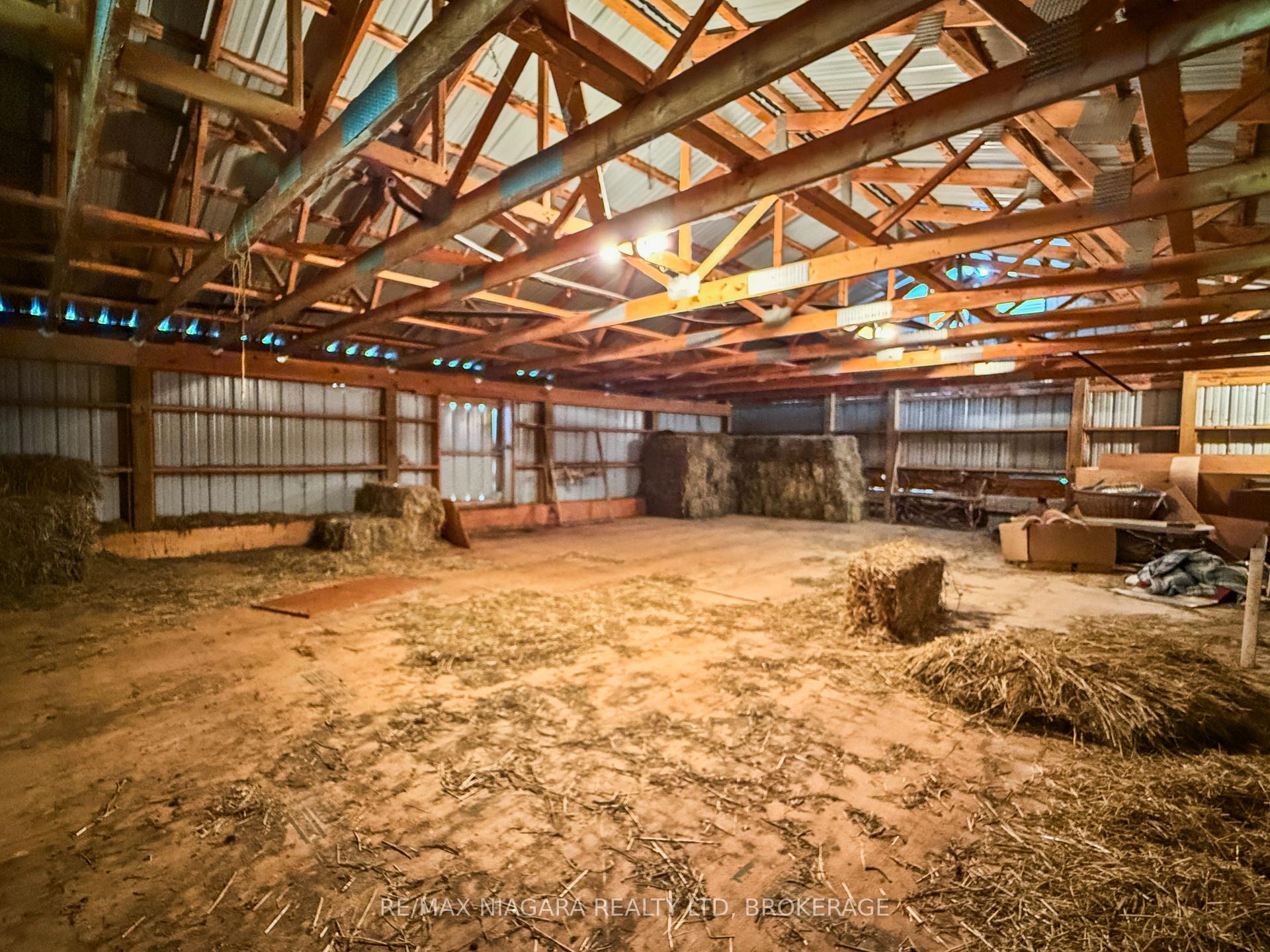 Photo 35 of 2223 Turner Road, Thorold, Hurricane/Merrittville — HOMEH