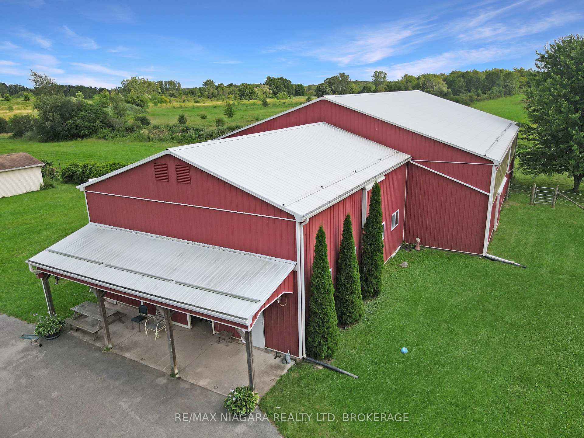 Photo 36 of 2223 Turner Road, Thorold, Hurricane/Merrittville — HOMEH