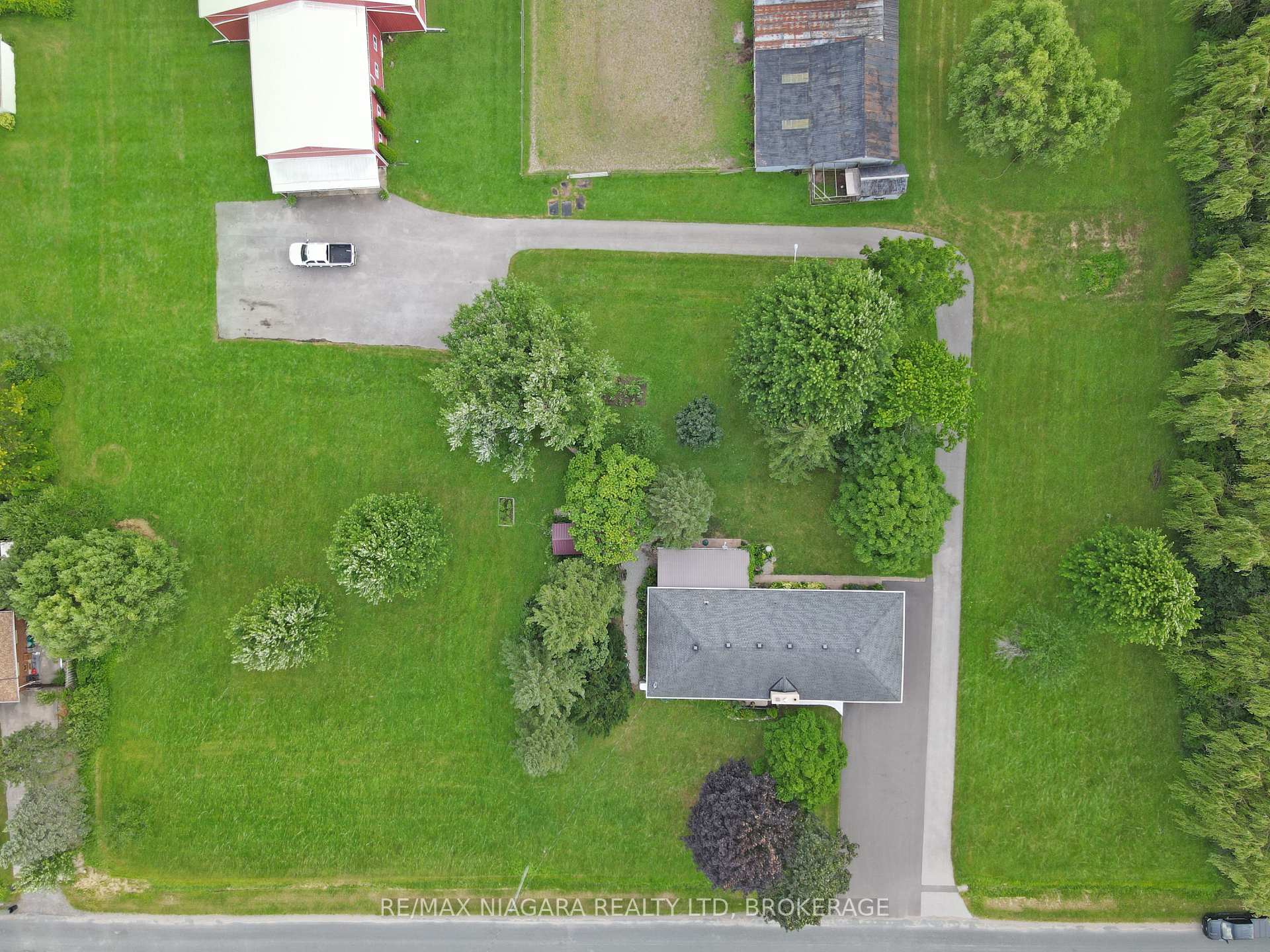 Photo 39 of 2223 Turner Road, Thorold, Hurricane/Merrittville — HOMEH