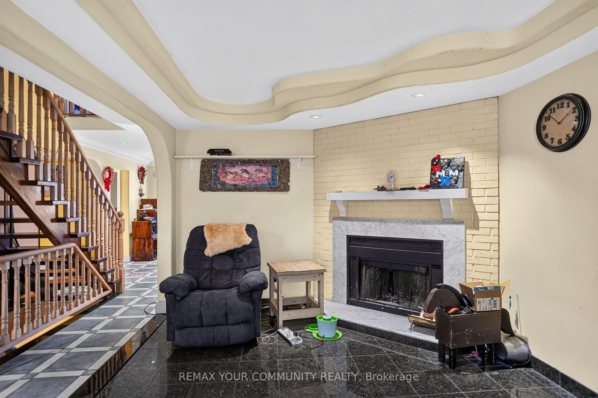 Photo 6 of 79 Westhampton Drive, Vaughan, Brownridge — HOMEH