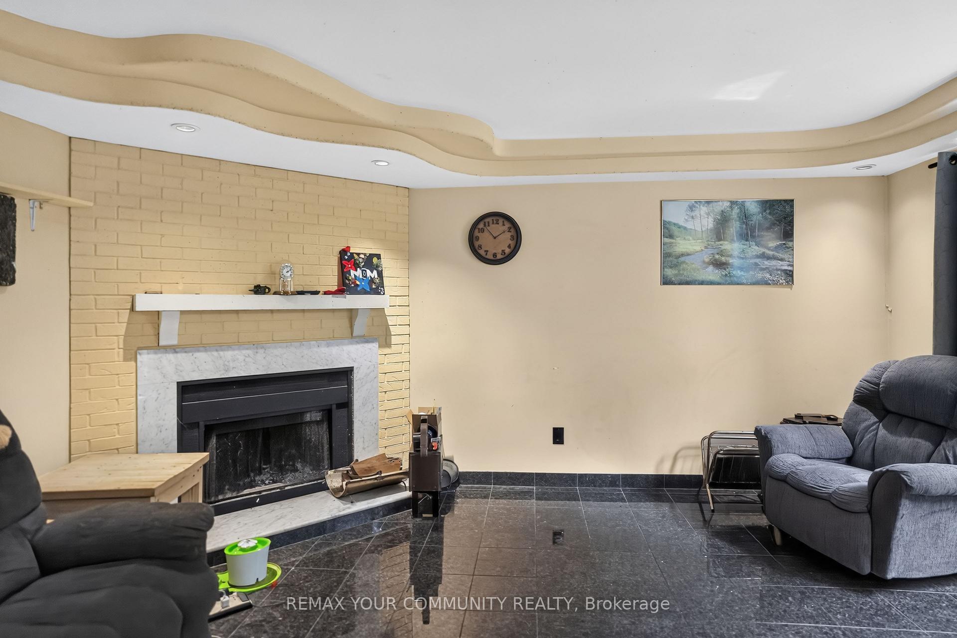 Photo 7 of 79 Westhampton Drive, Vaughan, Brownridge — HOMEH