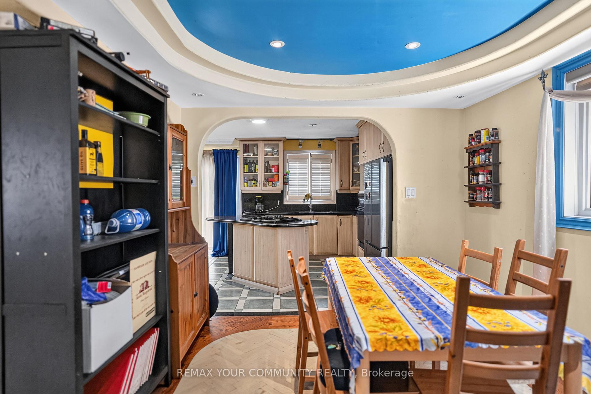 Photo 10 of 79 Westhampton Drive, Vaughan, Brownridge — HOMEH