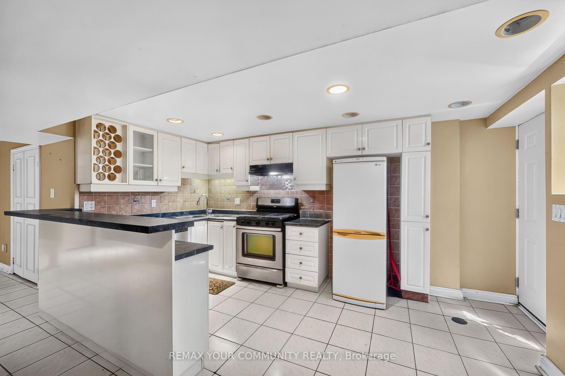 Photo 21 of 79 Westhampton Drive, Vaughan, Brownridge — HOMEH