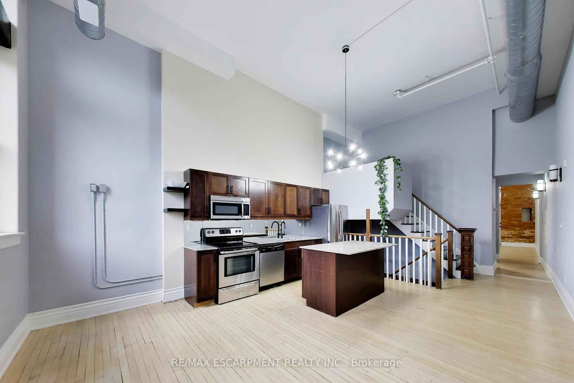 Photo 11 of Unit 7, 200 Stinson Street, Hamilton, Stinson — HOMEH