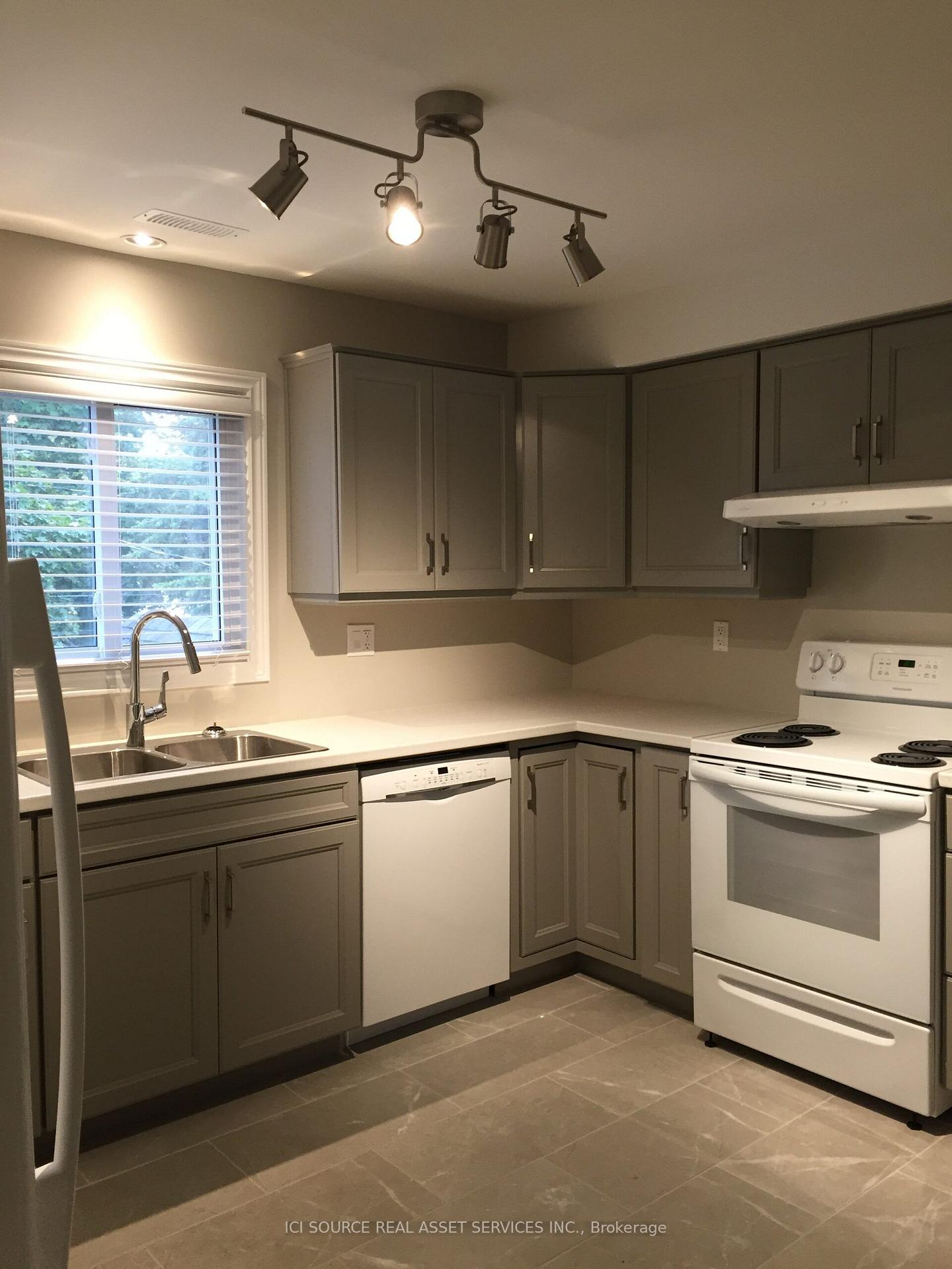 Photo of 692 Lincoln Road