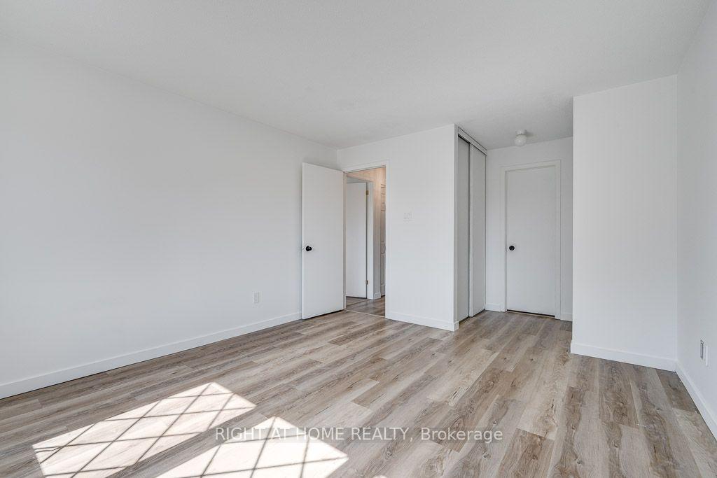 Photo 19 of 85 Winchester Drive, Ottawa, Kanata - Glencairn/Hazeldean — HOMEH