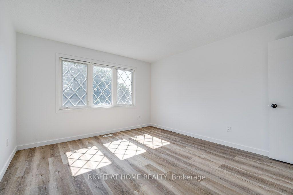 Photo 21 of 85 Winchester Drive, Ottawa, Kanata - Glencairn/Hazeldean — HOMEH
