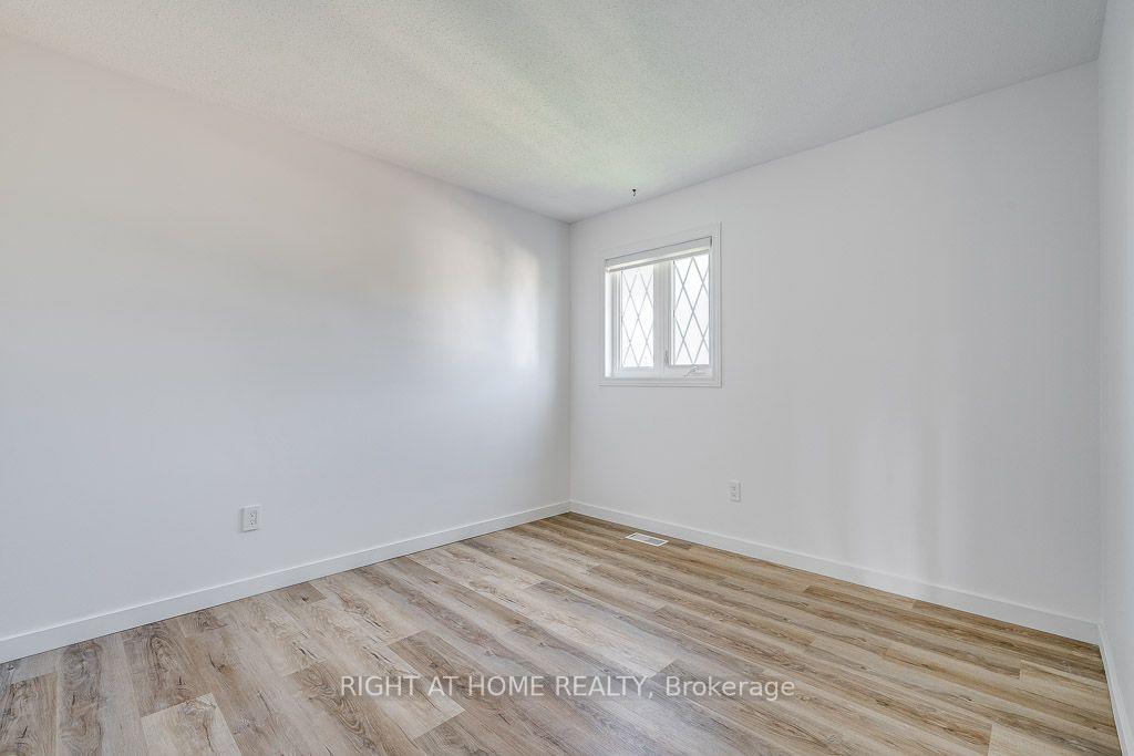 Photo 23 of 85 Winchester Drive, Ottawa, Kanata - Glencairn/Hazeldean — HOMEH