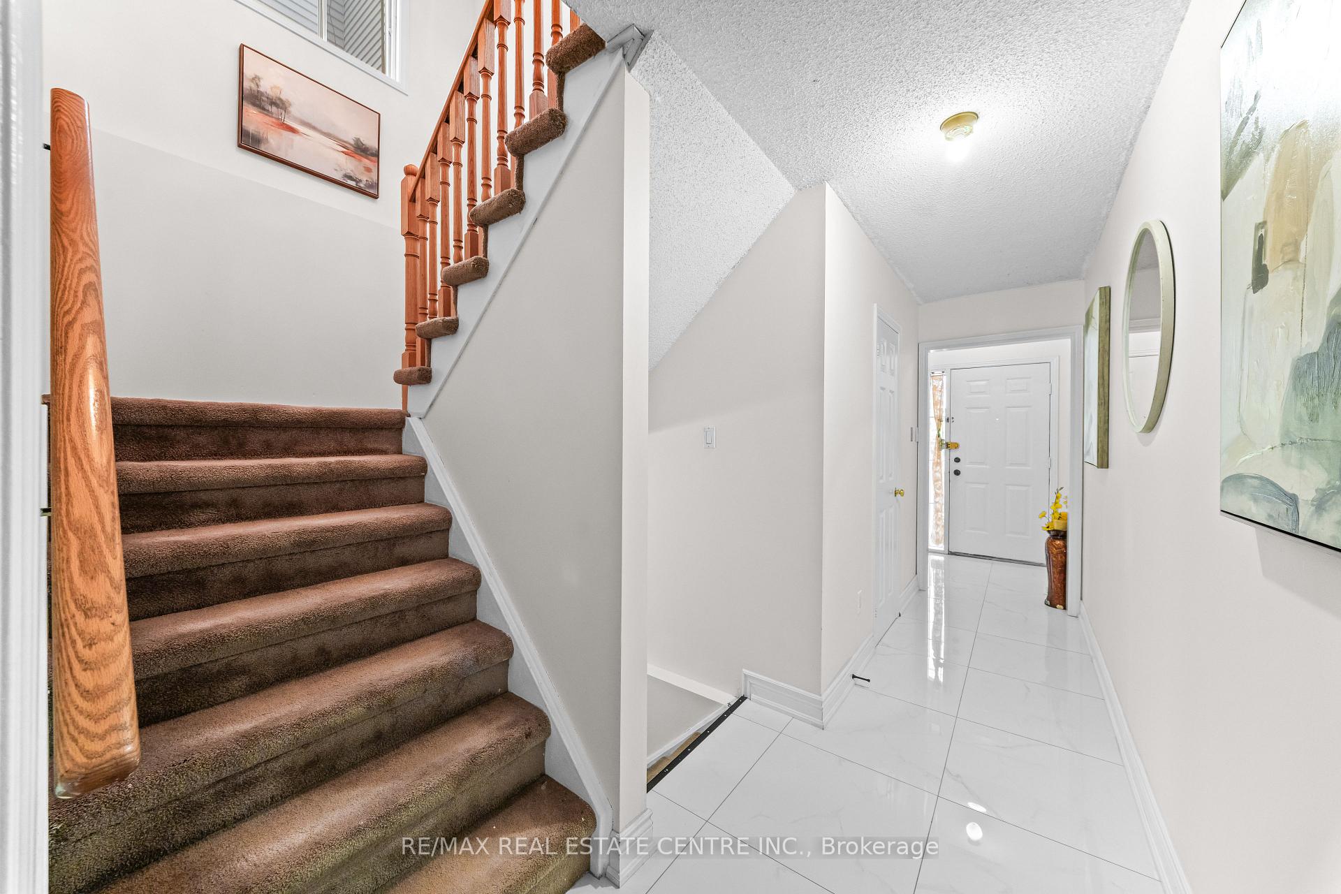 Photo 5 of 93 Ural Circle, Brampton, Sandringham-Wellington — HOMEH