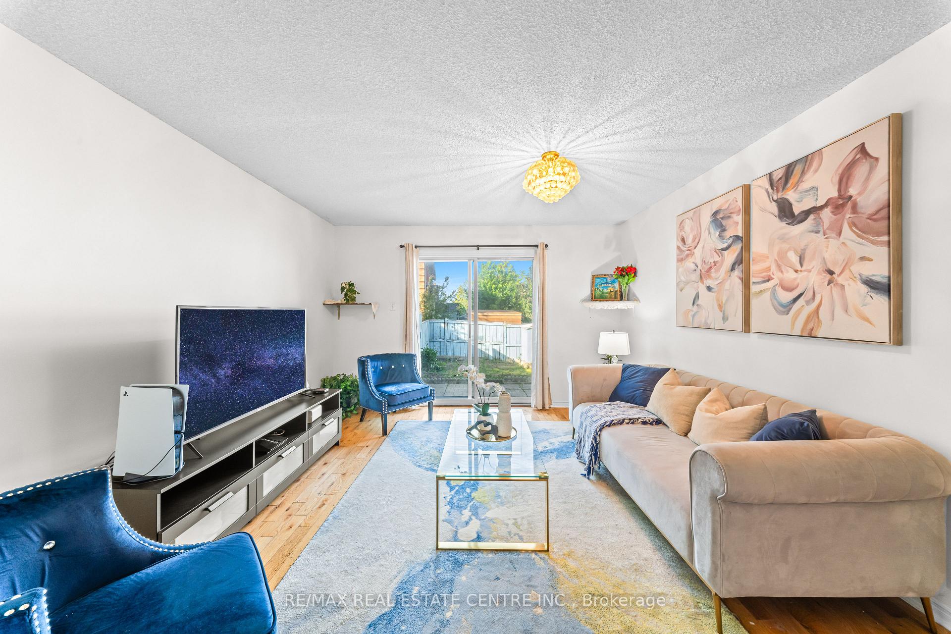 Photo 10 of 93 Ural Circle, Brampton, Sandringham-Wellington — HOMEH