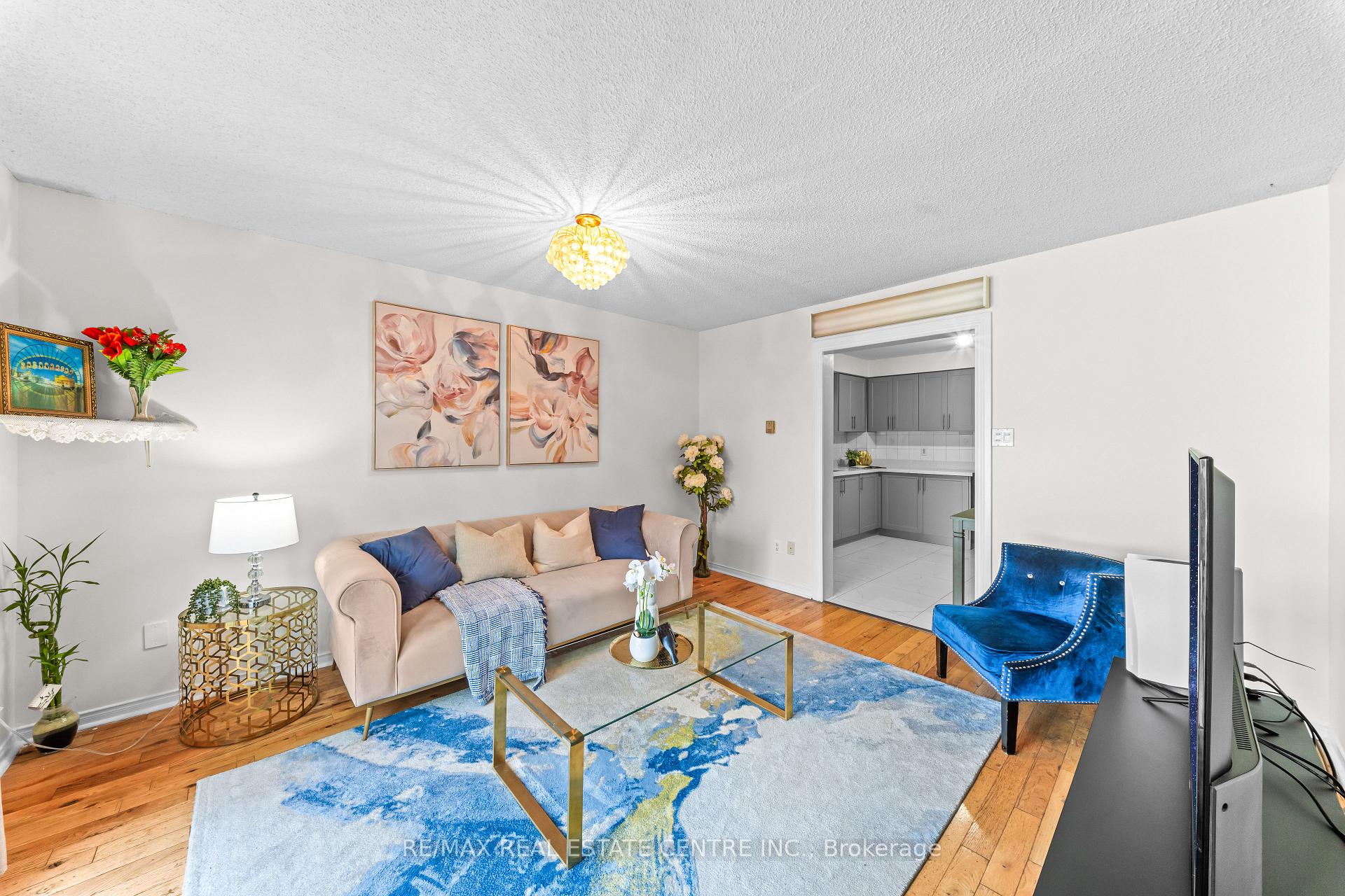 Photo 12 of 93 Ural Circle, Brampton, Sandringham-Wellington — HOMEH