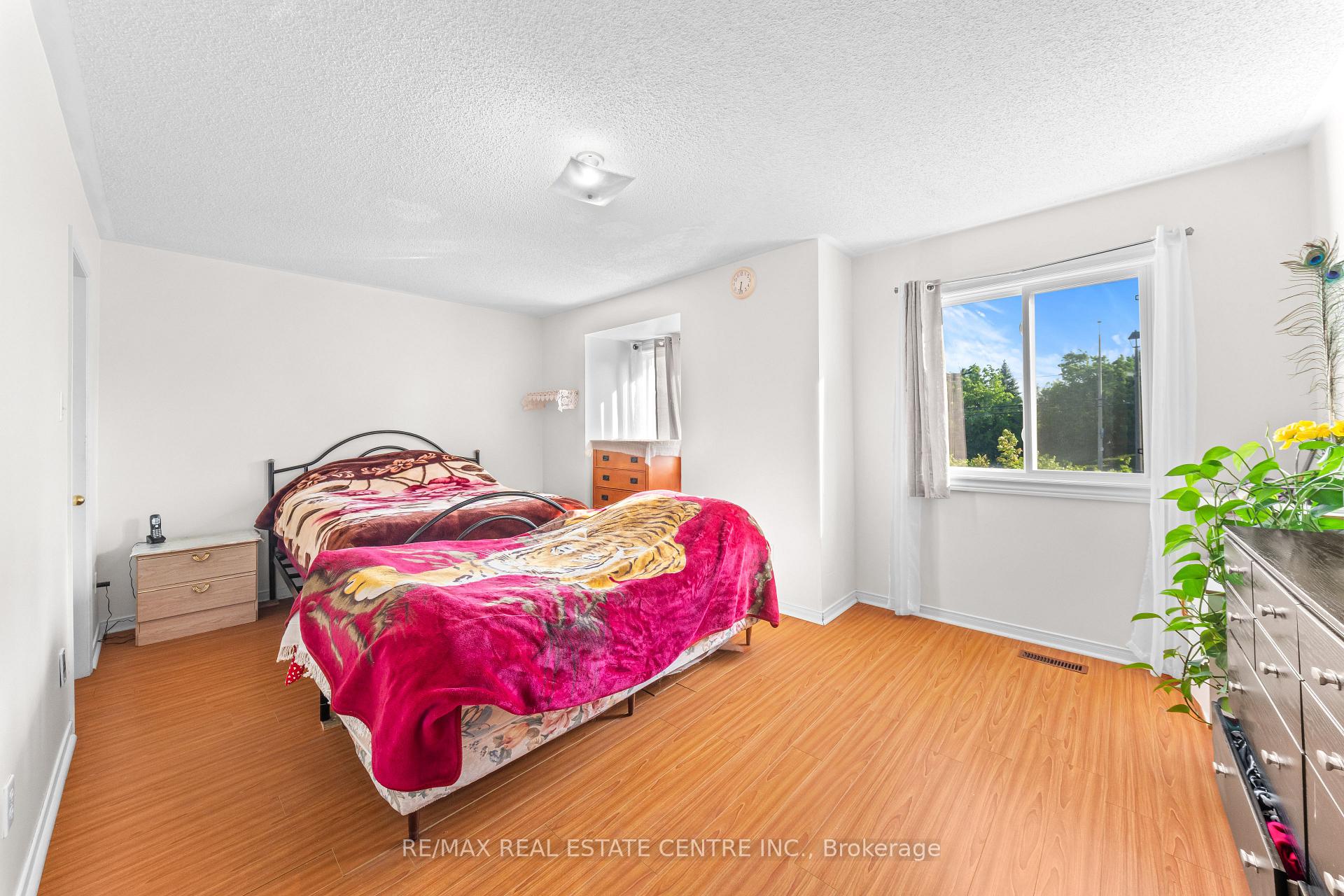 Photo 16 of 93 Ural Circle, Brampton, Sandringham-Wellington — HOMEH