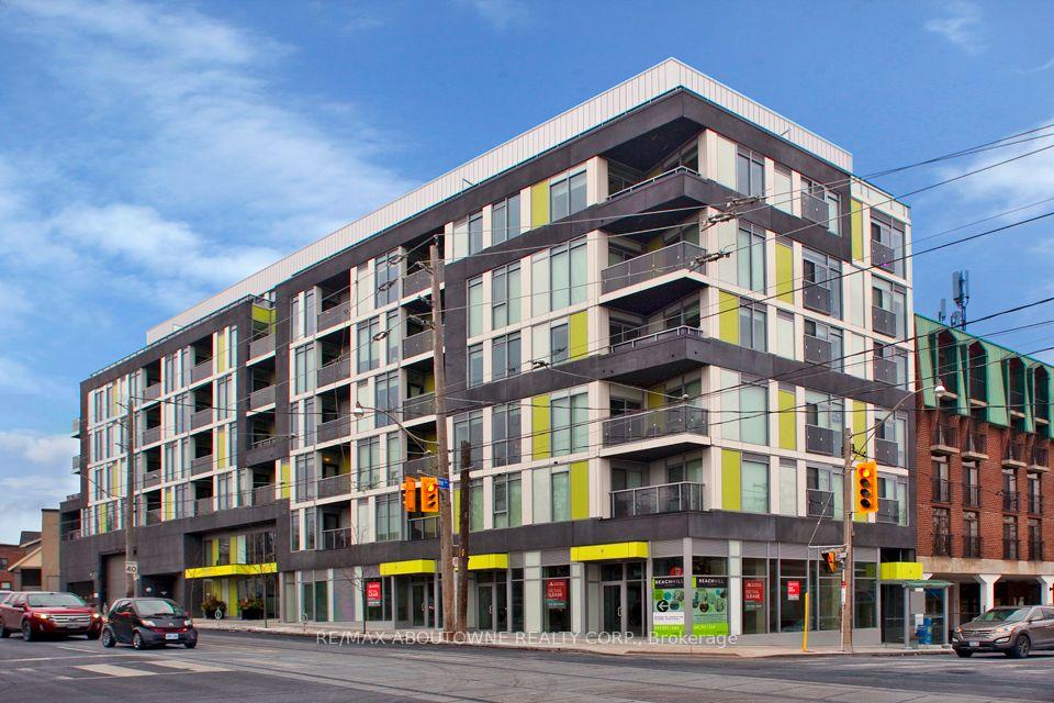Front of Unit 613, 763 Woodbine Avenue