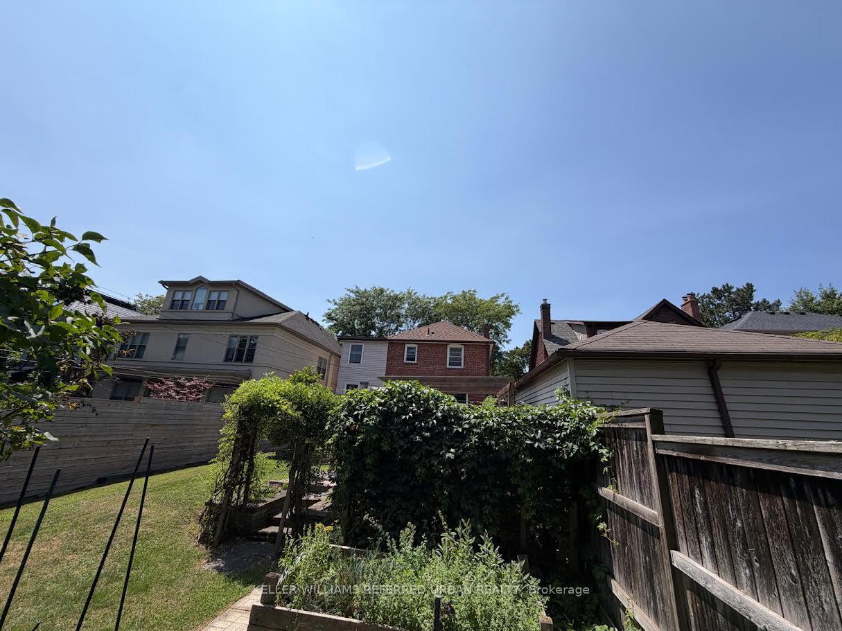 Photo 4 of 327 Bessborough Drive, Toronto, Leaside — HOMEH