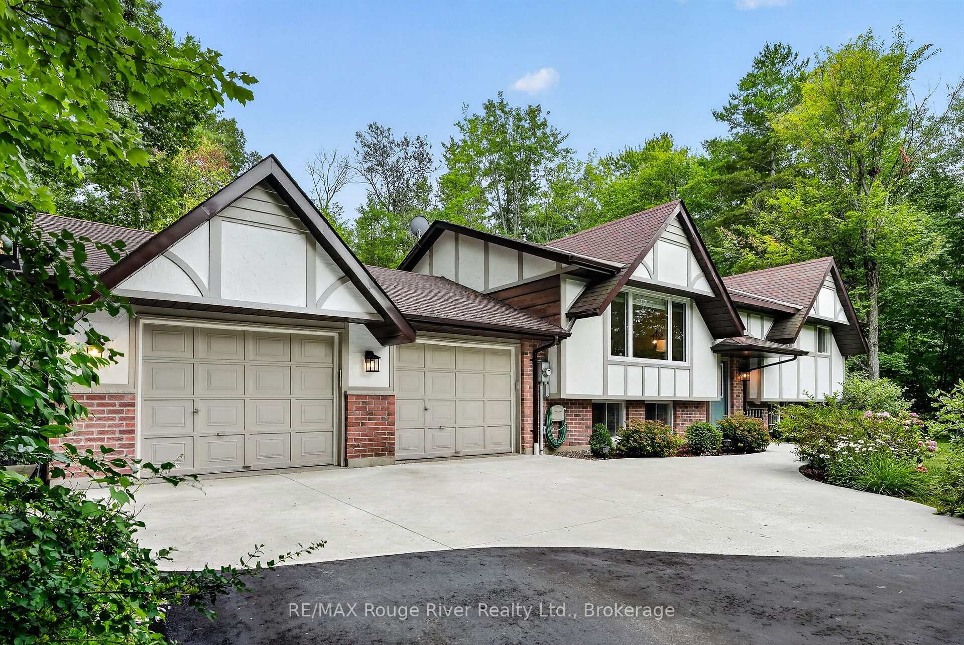 Photo 1 of 221 Colonial Drive, Quinte West, Murray Ward — HOMEH