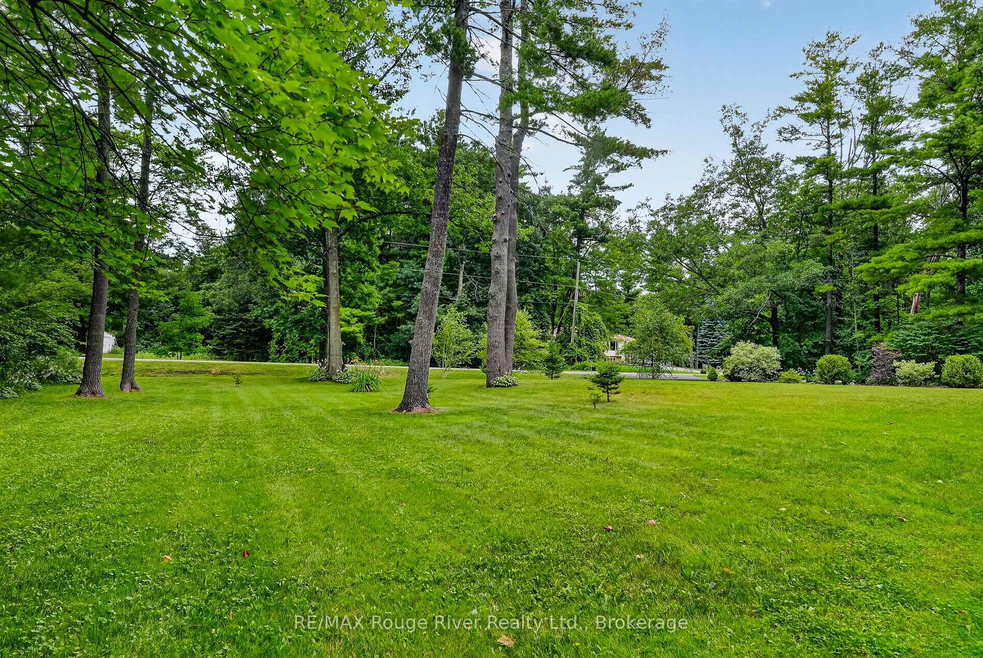 Photo 6 of 221 Colonial Drive, Quinte West, Murray Ward — HOMEH
