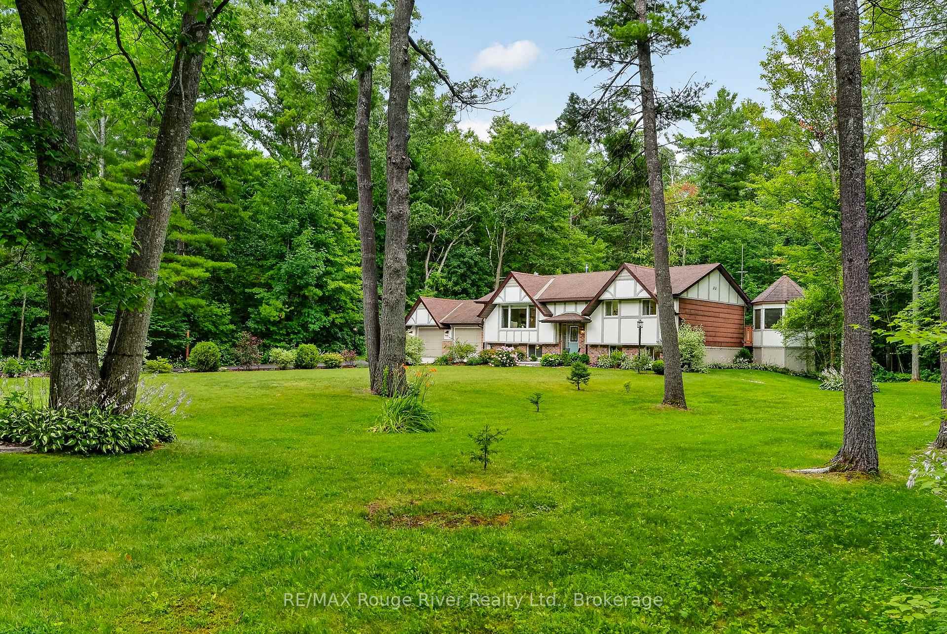 Photo 9 of 221 Colonial Drive, Quinte West, Murray Ward — HOMEH